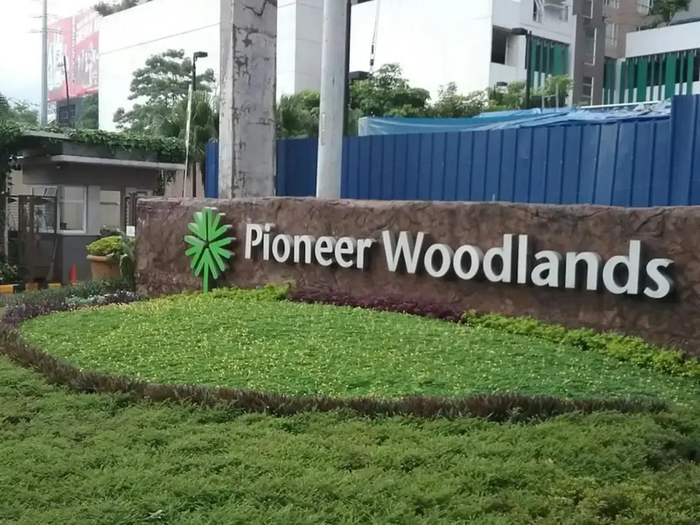 Pioneer Woodlands Condominium