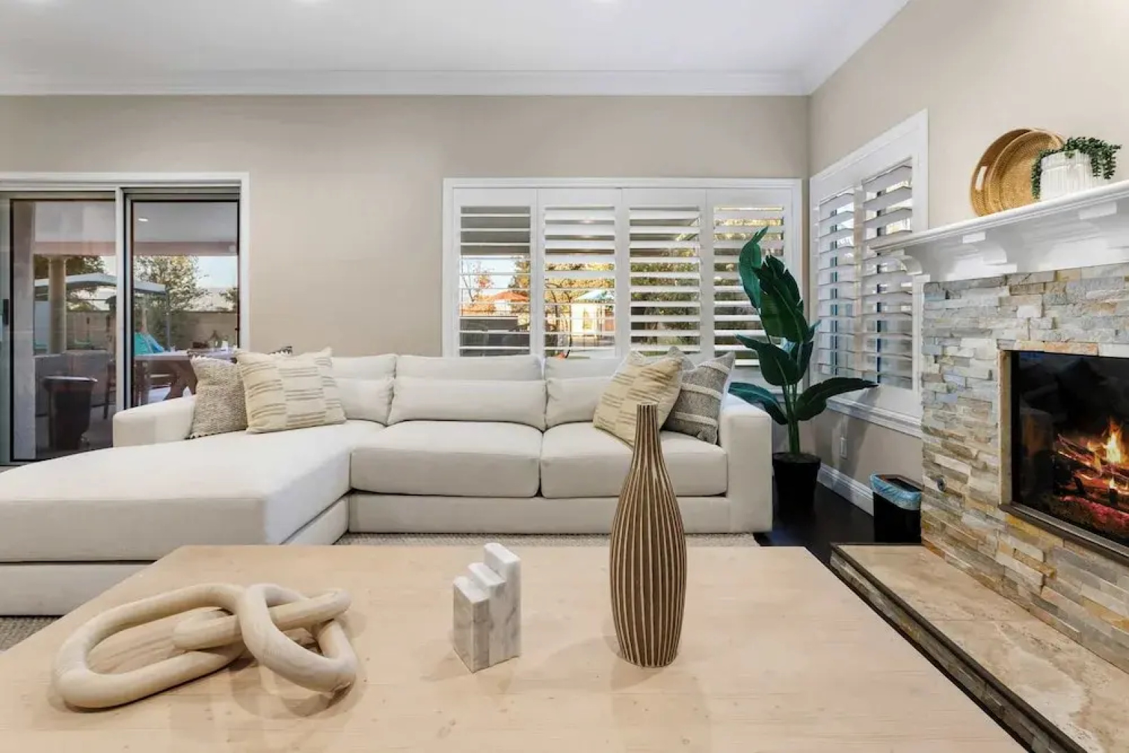 Luxury Pool Home w Theater Games & Mountain View