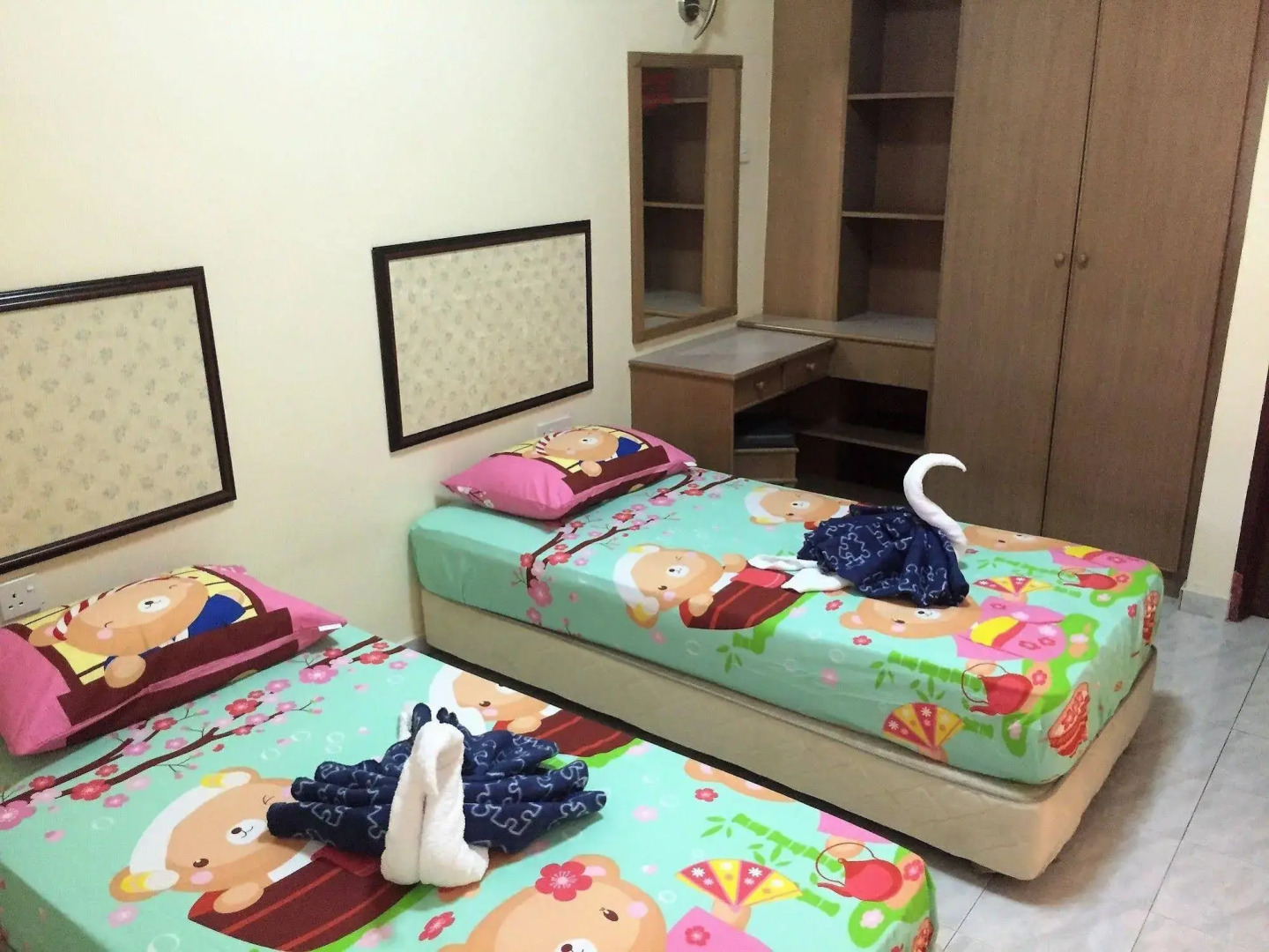 Teluk Batik Holiday Apartment