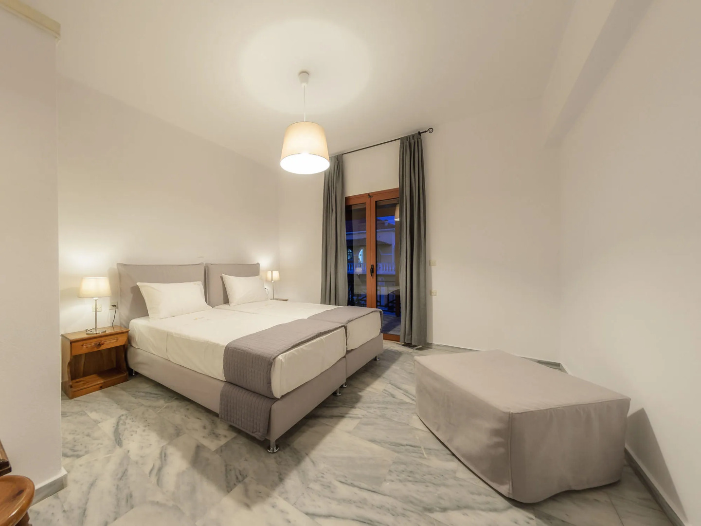 Kiki Studios & Apartments