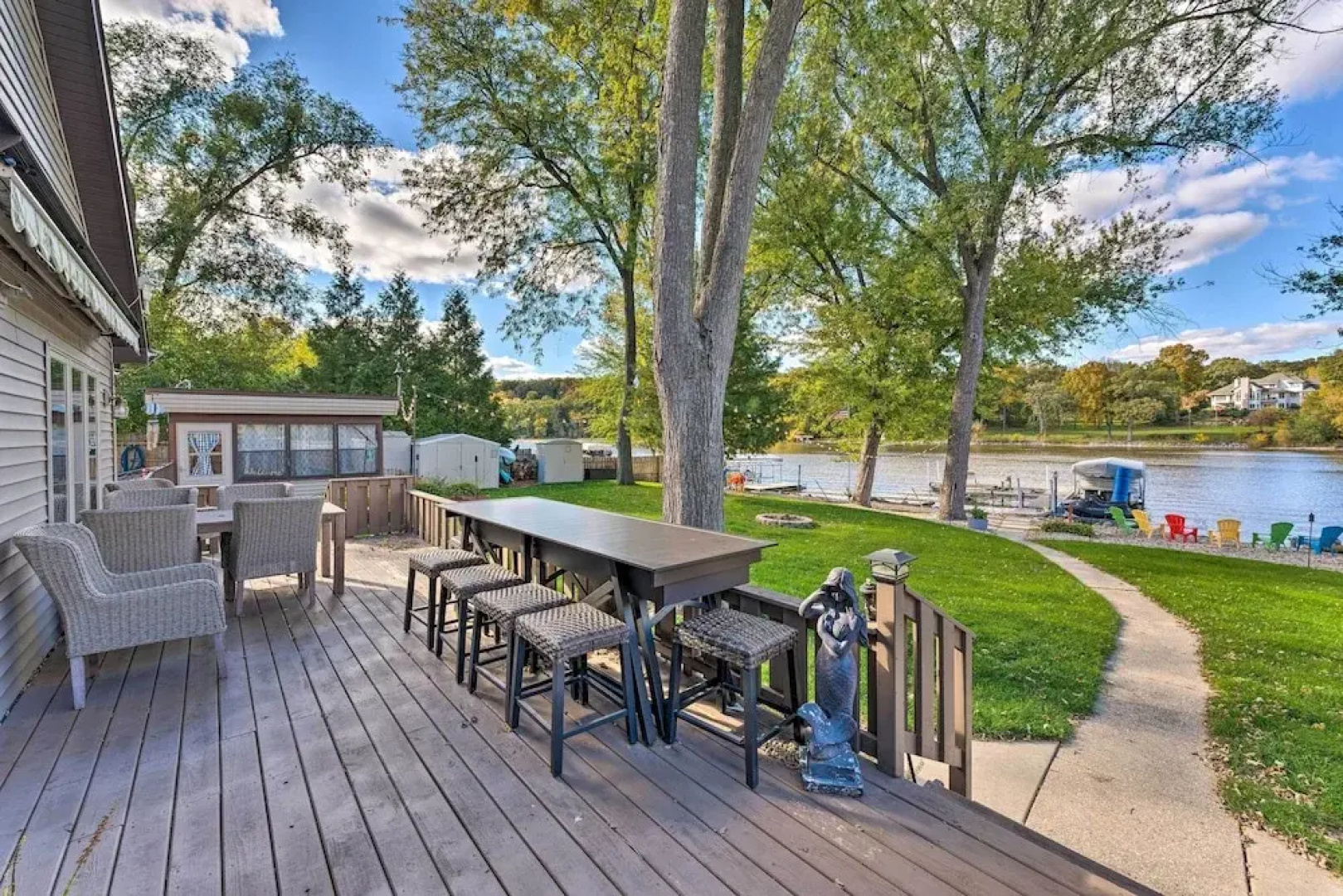 Boat Dock & Backyard: 'rock River Retreat'