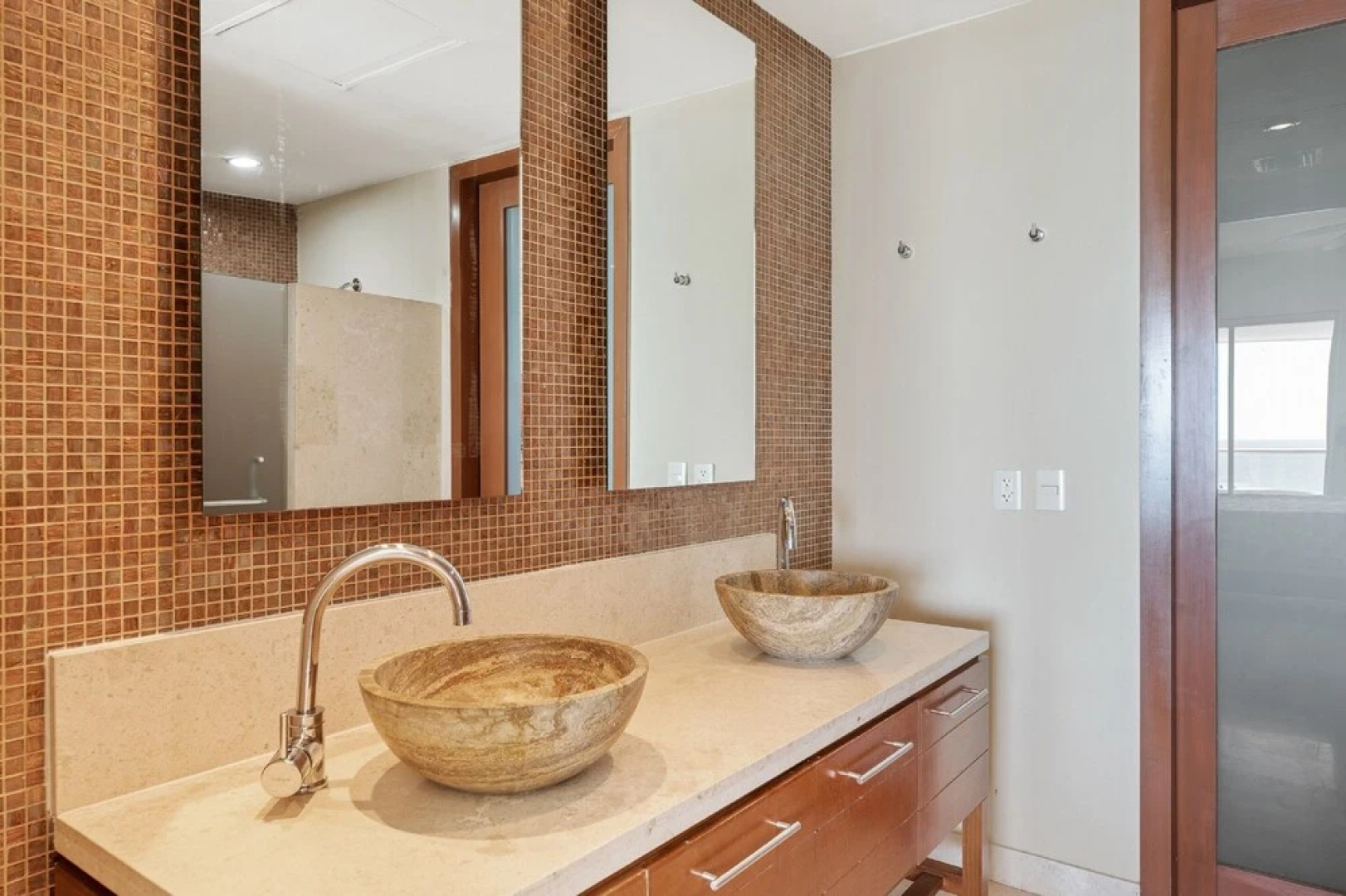 Encanto Living 0603 -3BR by Kivoya