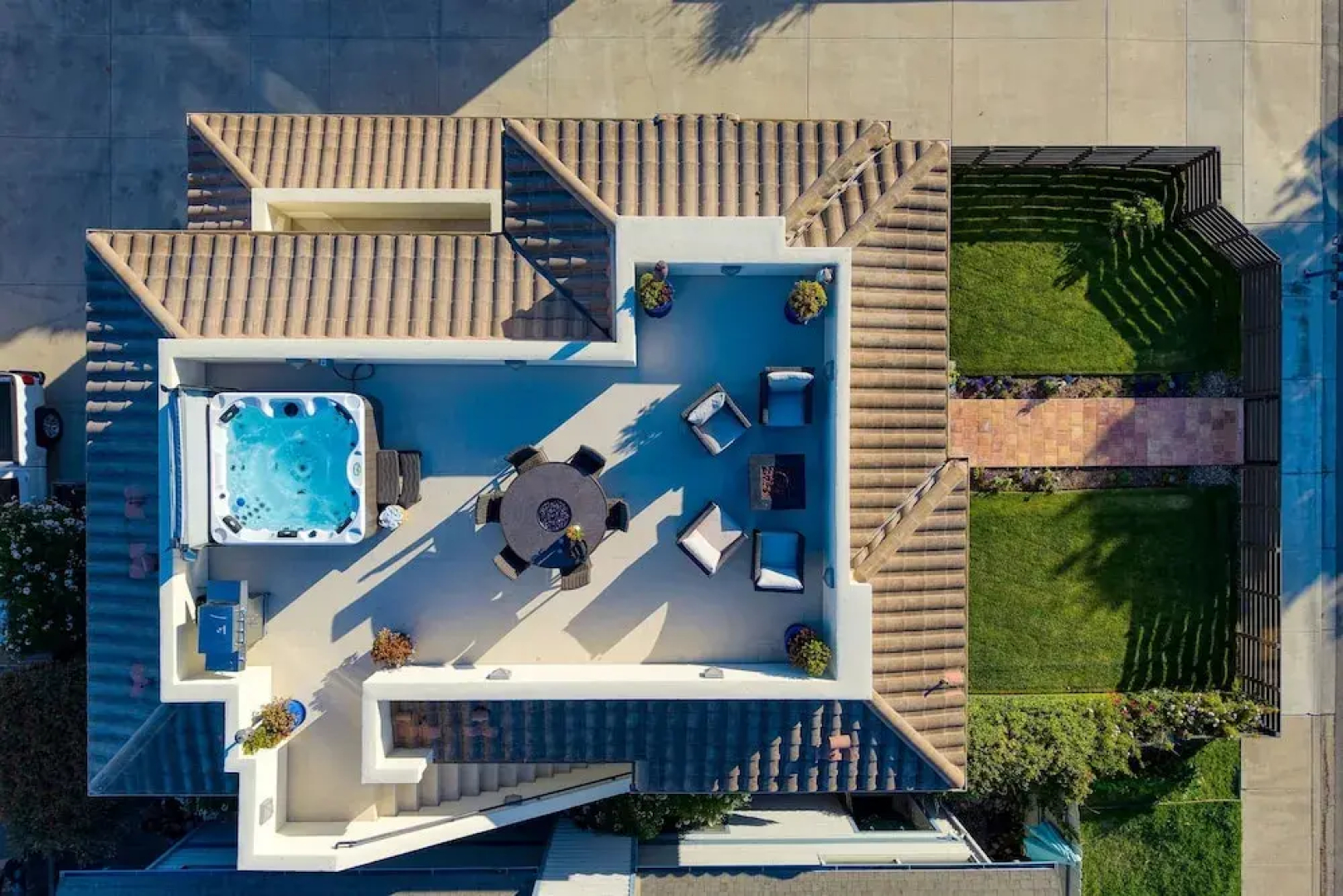 Sunset Serenity by Avantstay Rooftop w Hot Tub Fire Pit 3 Blocks to Beach