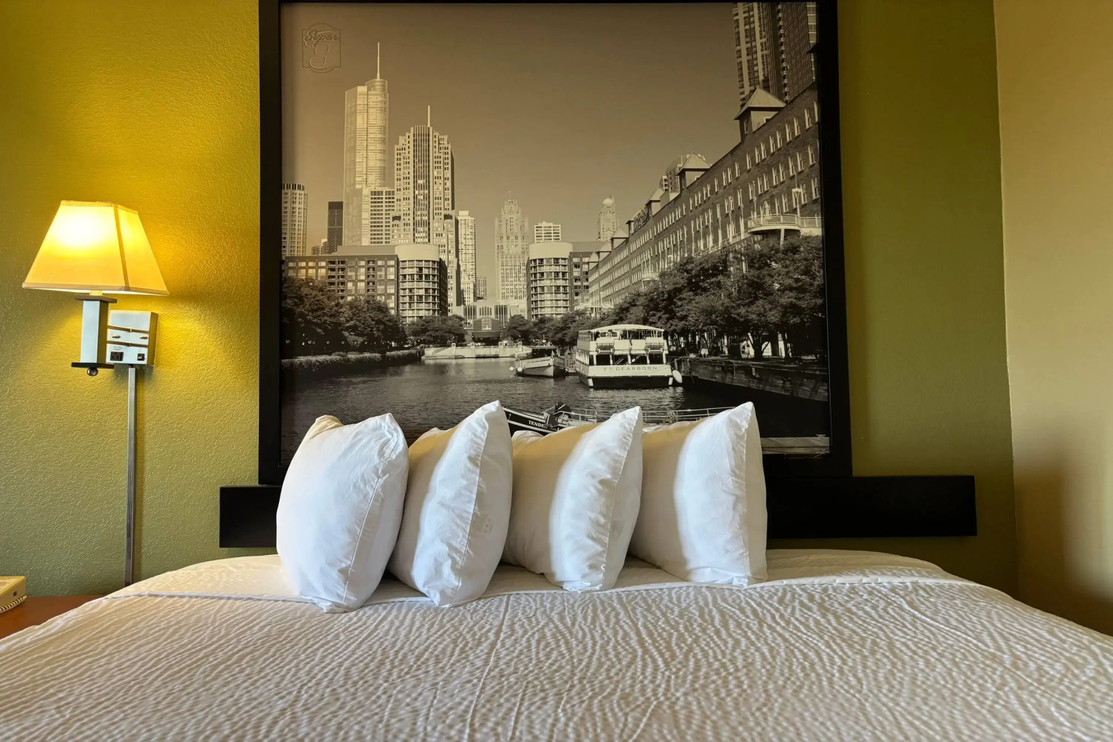 Super 8 by Wyndham Pontiac