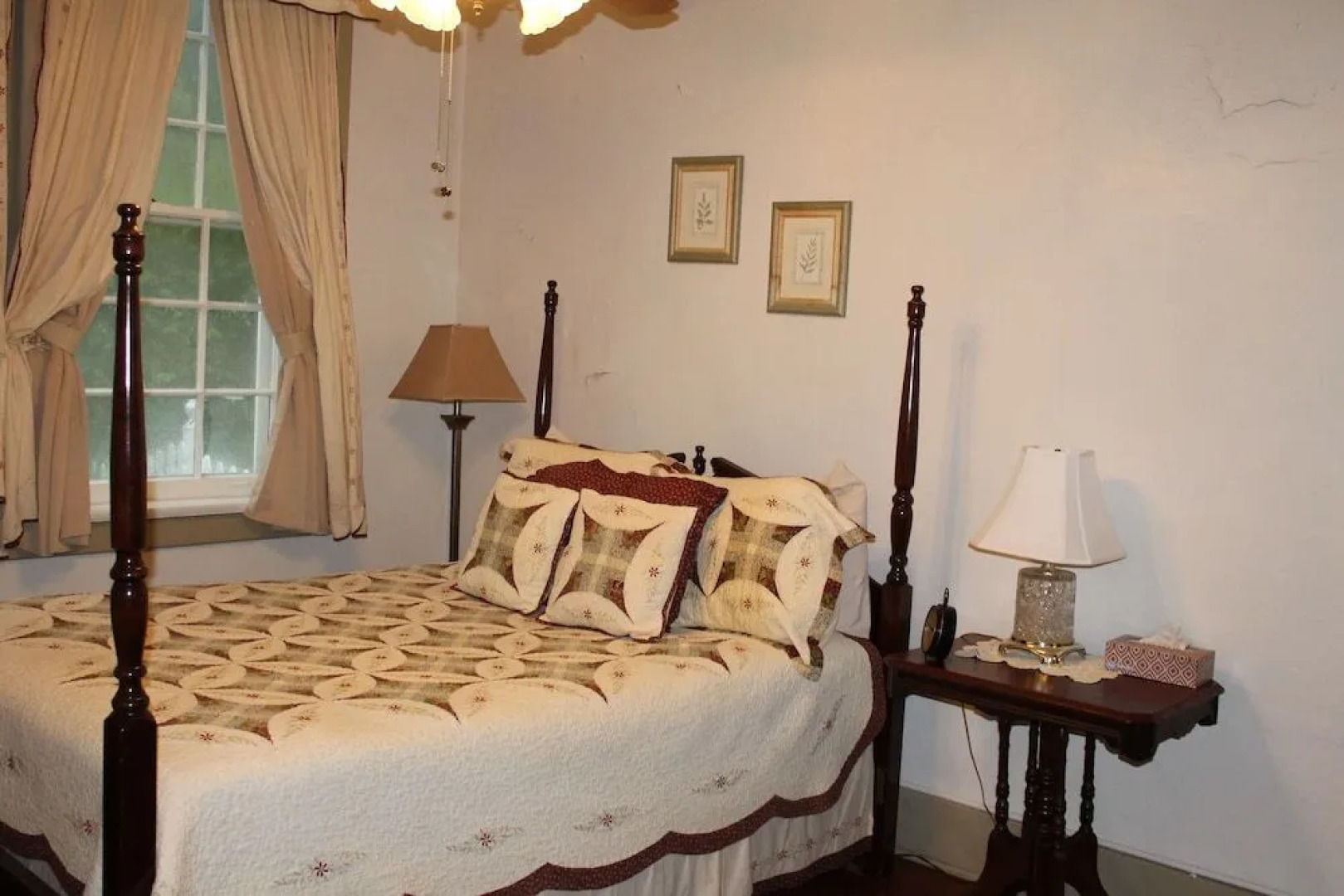 Old Castillo Bed and Breakfast