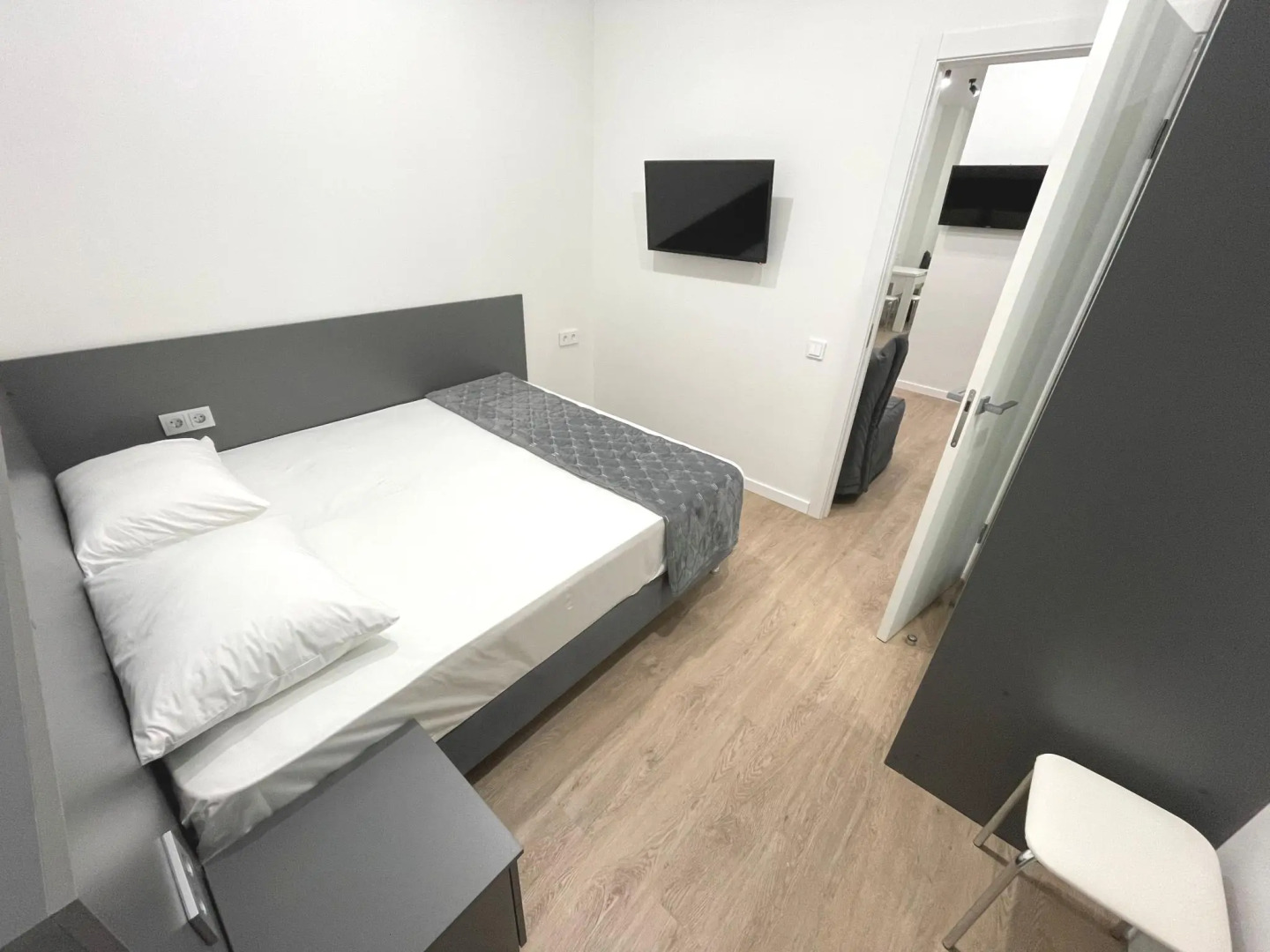 Leont ApartHotel (Леонт АпартОтель)