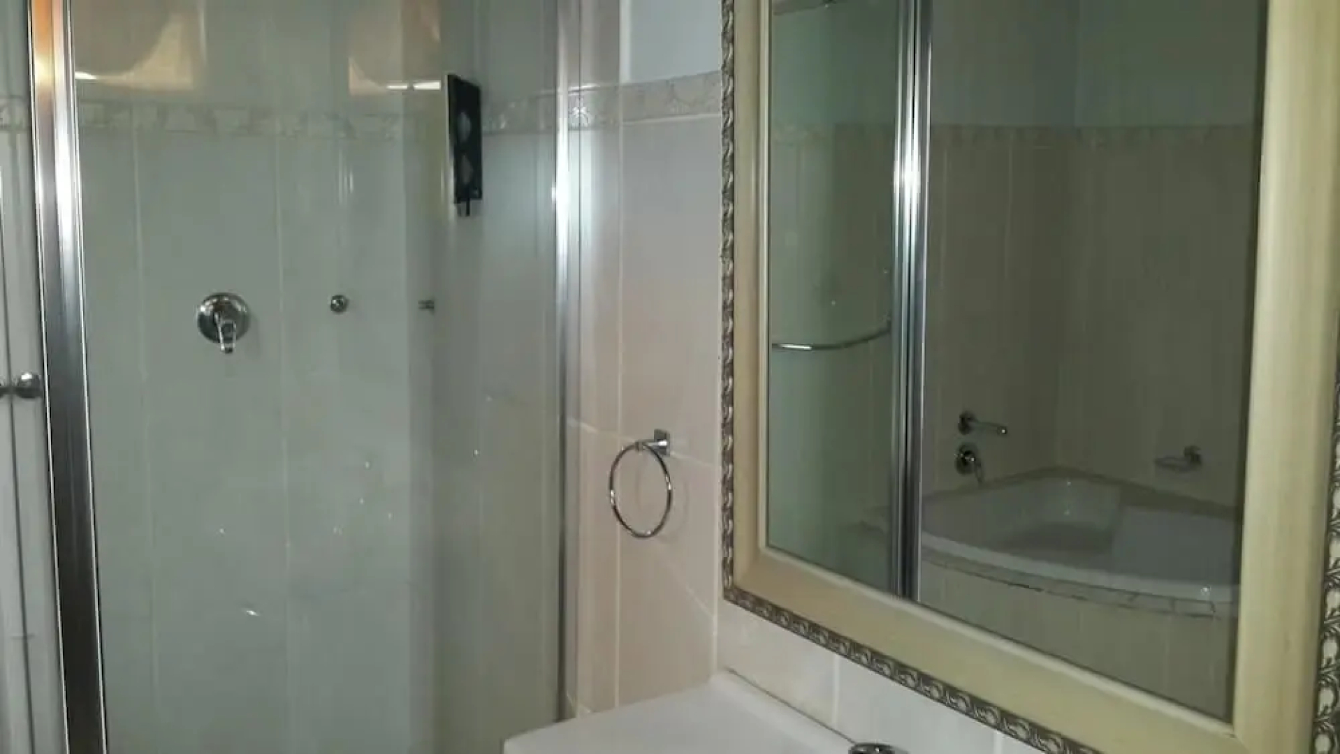 Eagle Rock Executive Guest House