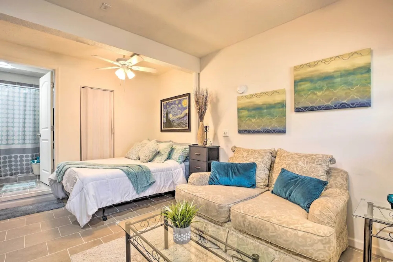 Updated Lithonia Cottage ~ 7 Mi to Stone Mtn!