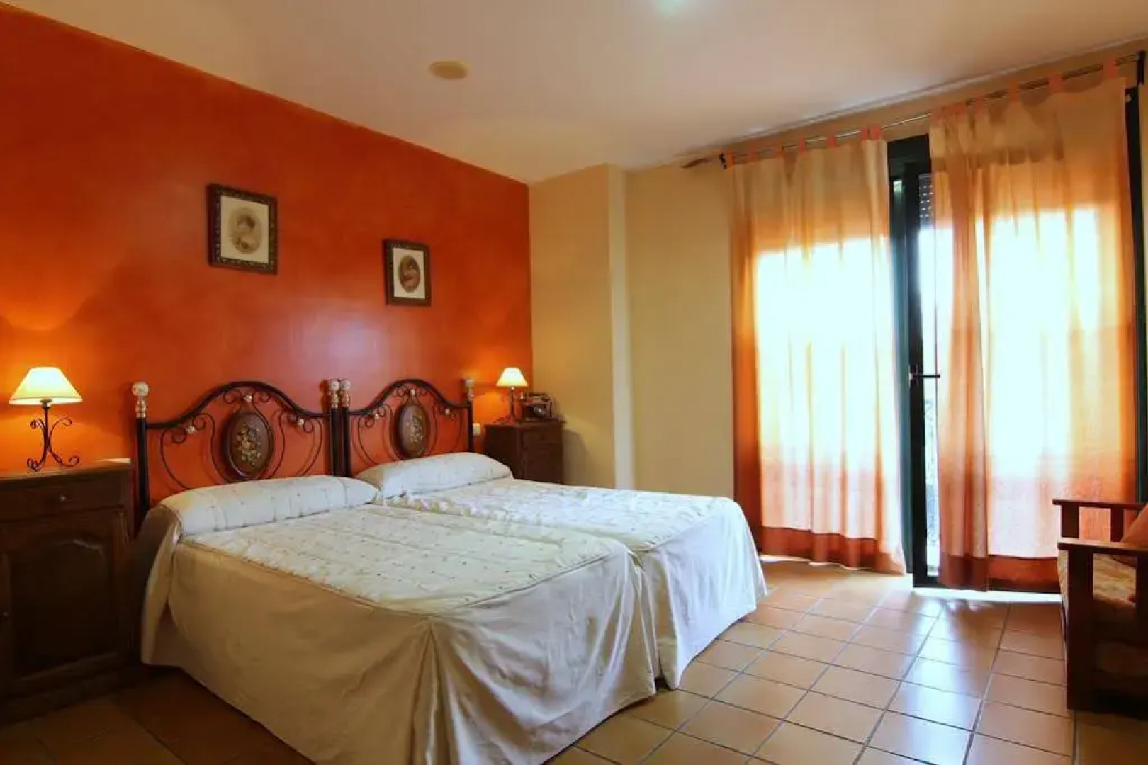 Hotel Rural Hojaranzos