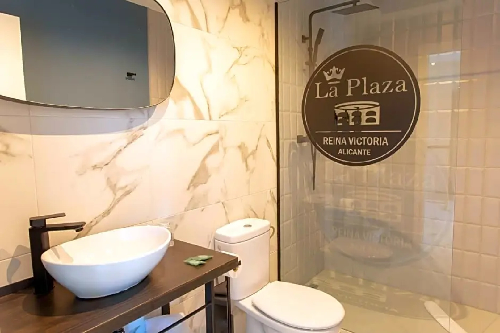 Reina Victoria La Plaza