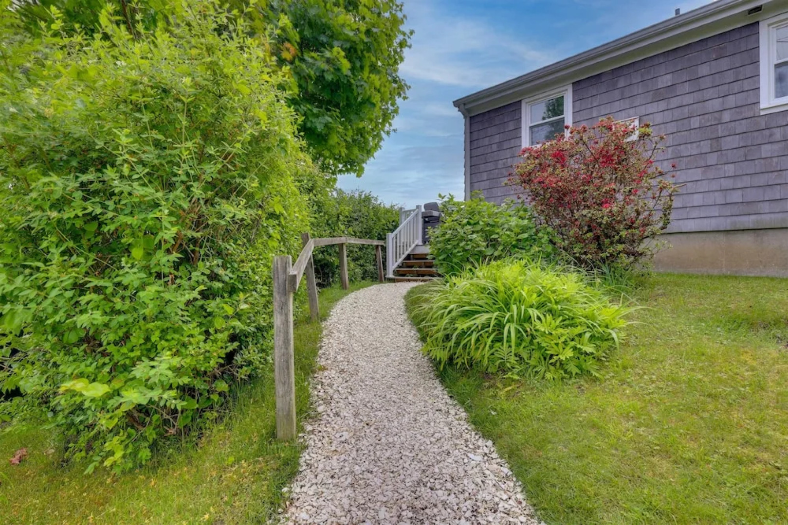 Cozy Narragansett Cottage w/ Dock & Outdoor Shower
