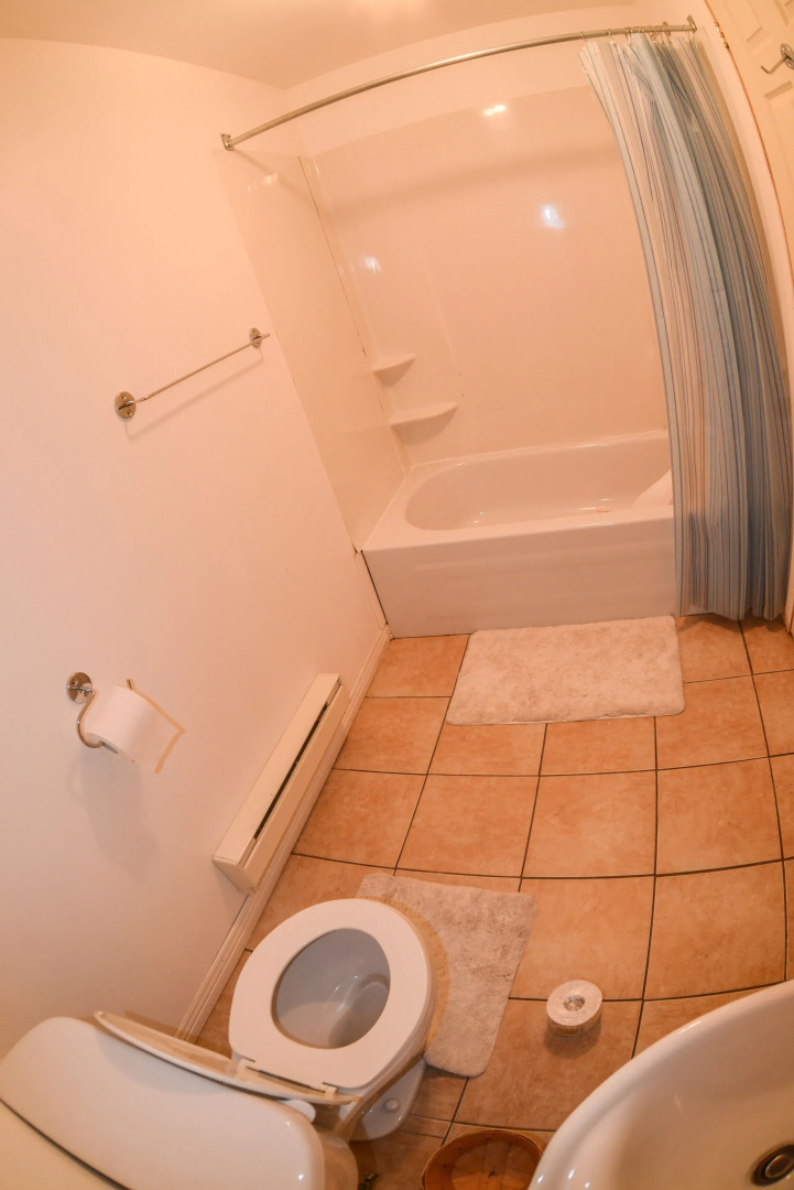 Auberge Le P'tit Bonheur - Hostel