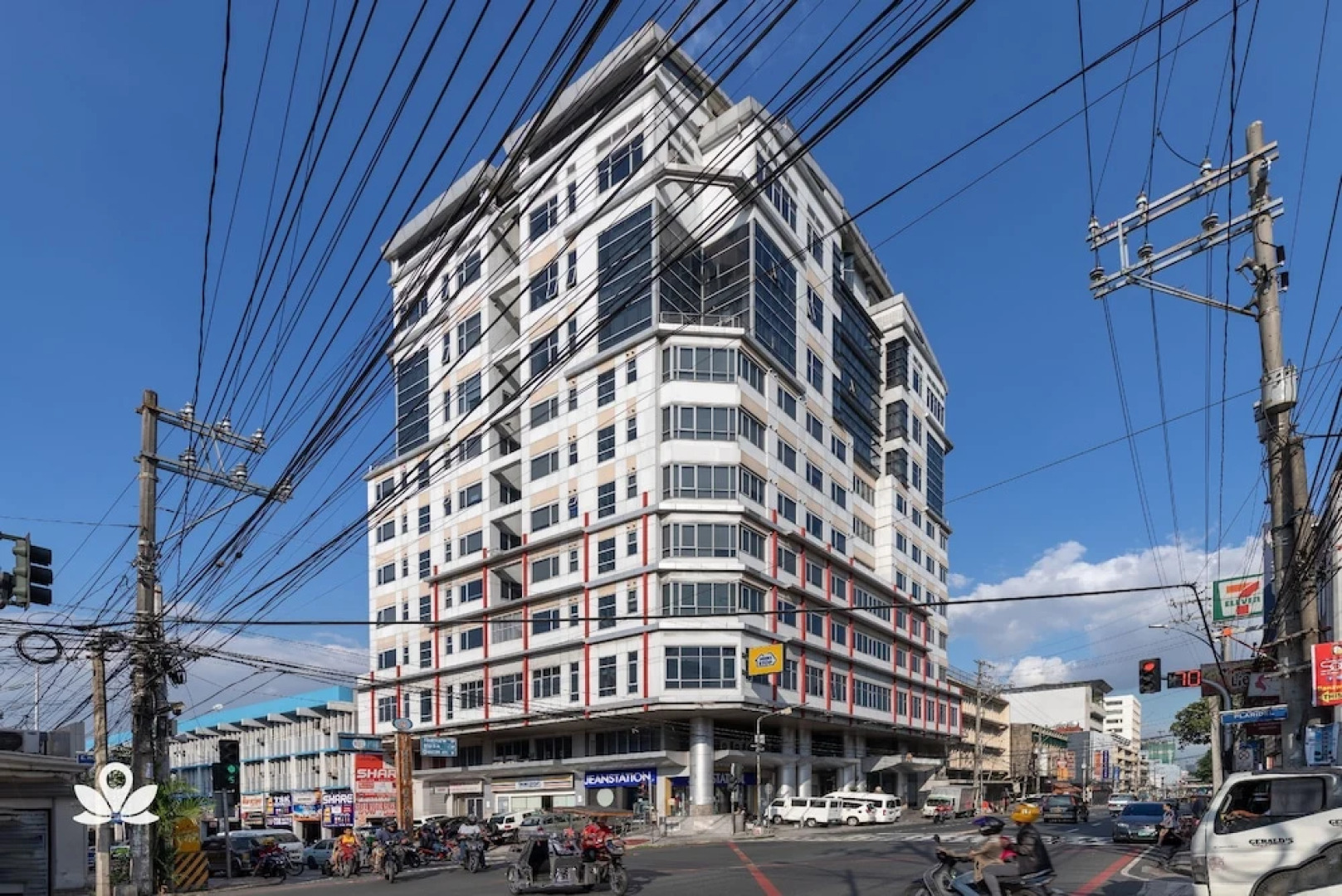 ZEN Rooms Golden Panda QC