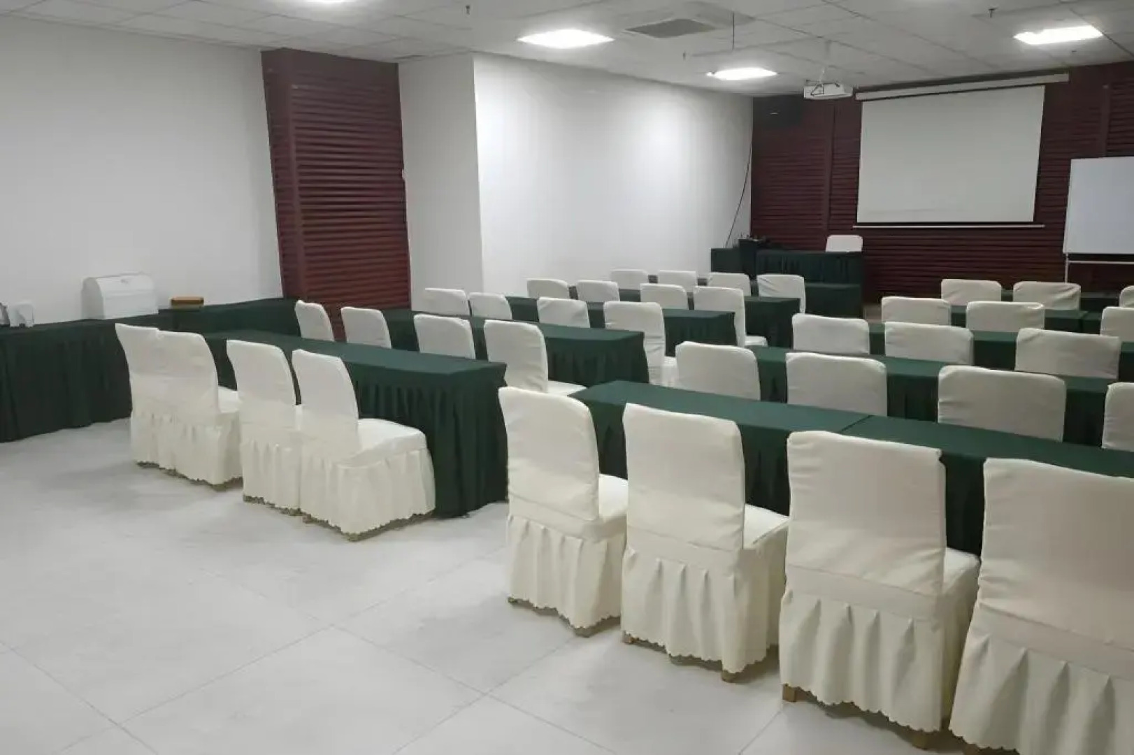 Homeinn Selected Hotel (Minzhong Street Baishan)