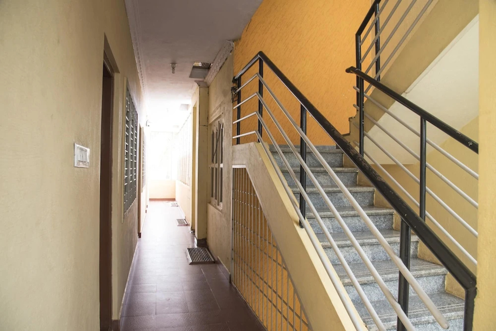 OYO 10010 R V Comforts