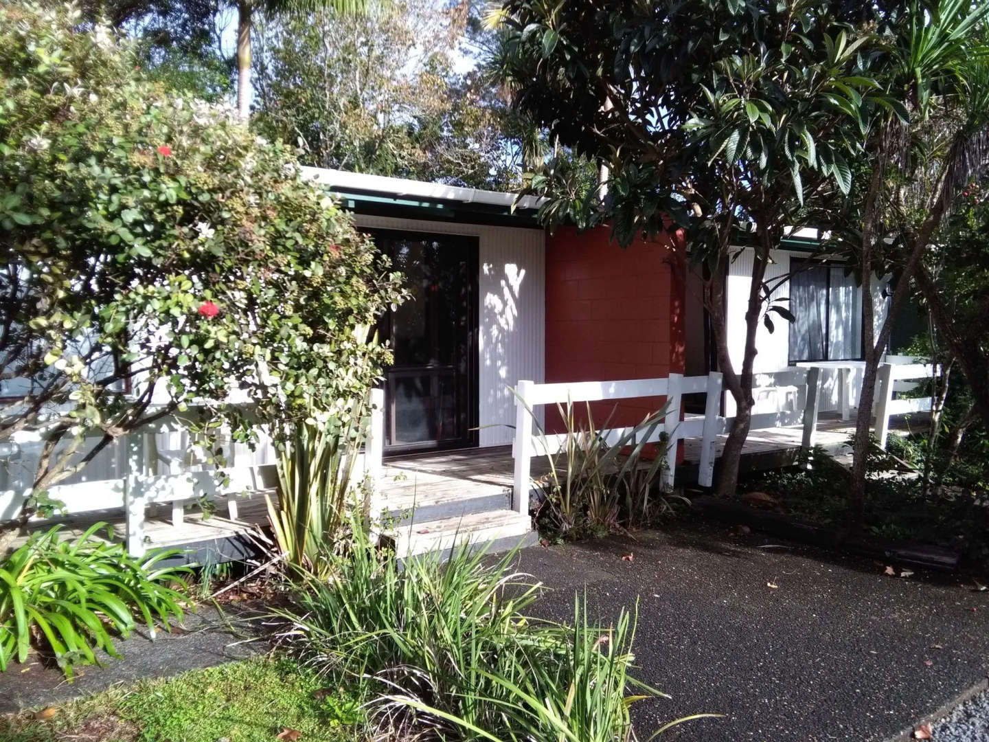Colonial House Motel