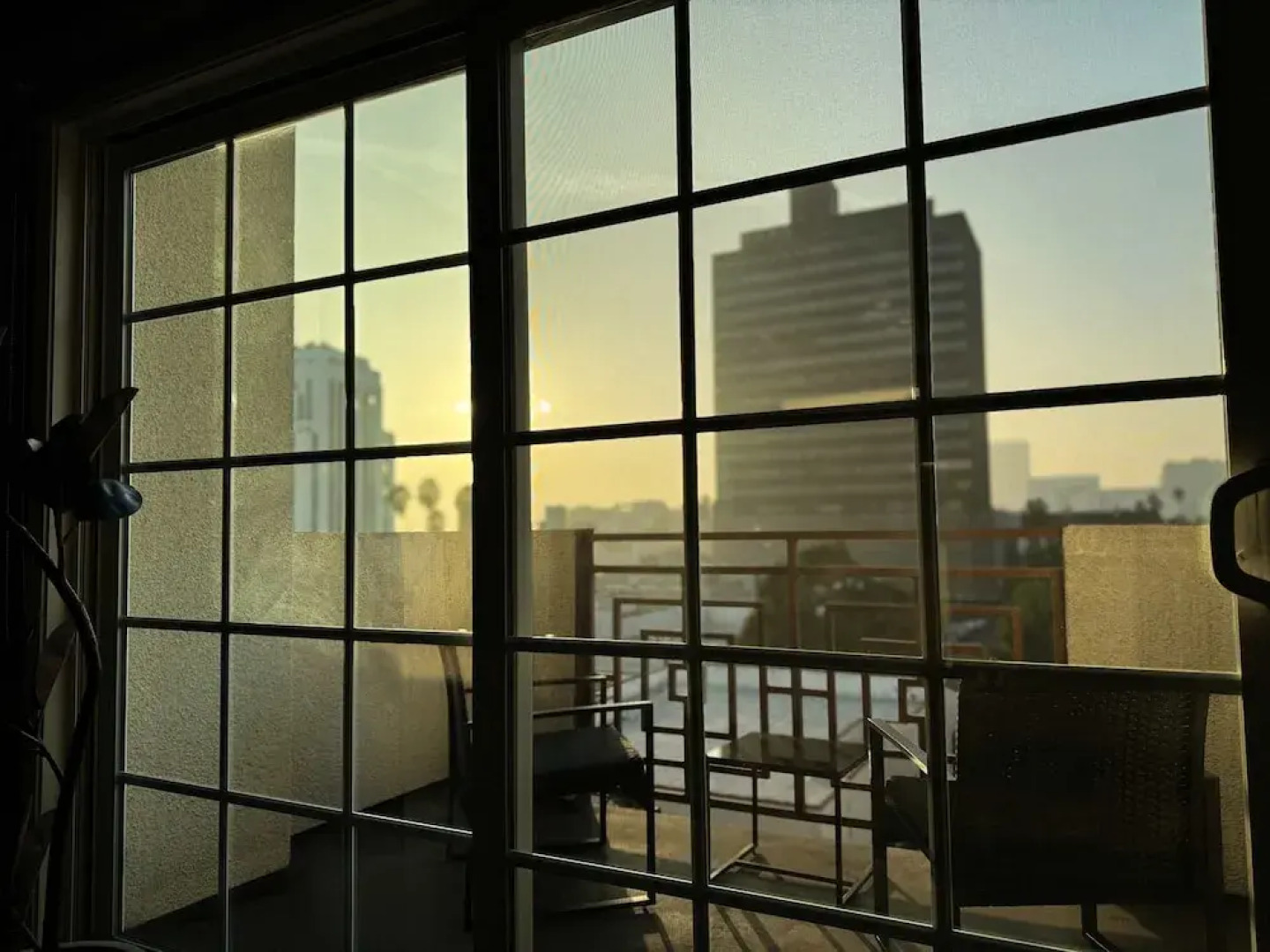 Modern Escape W Pool GYM Parking 10 Min to Cedars