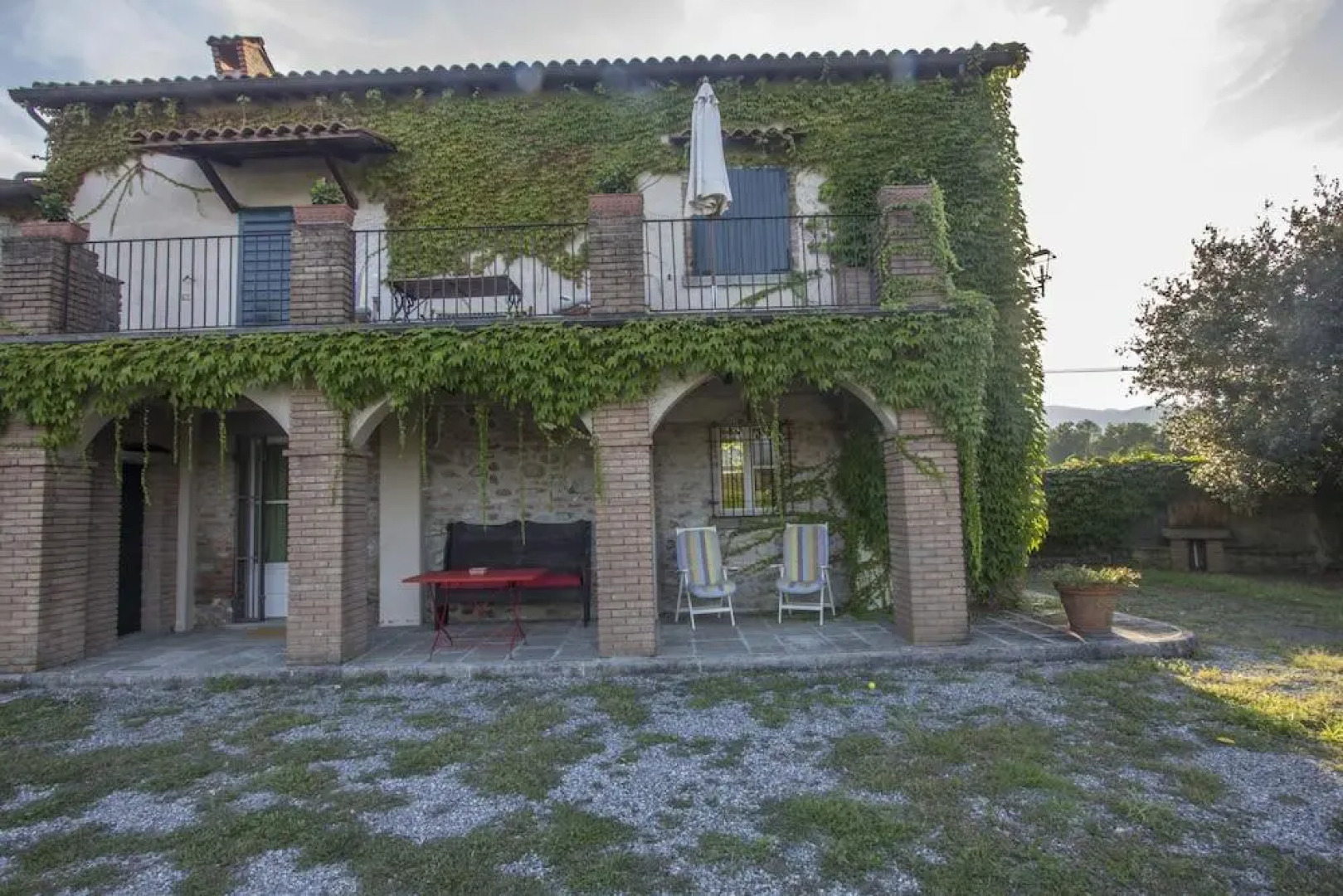 Coriana Apartments & Villas