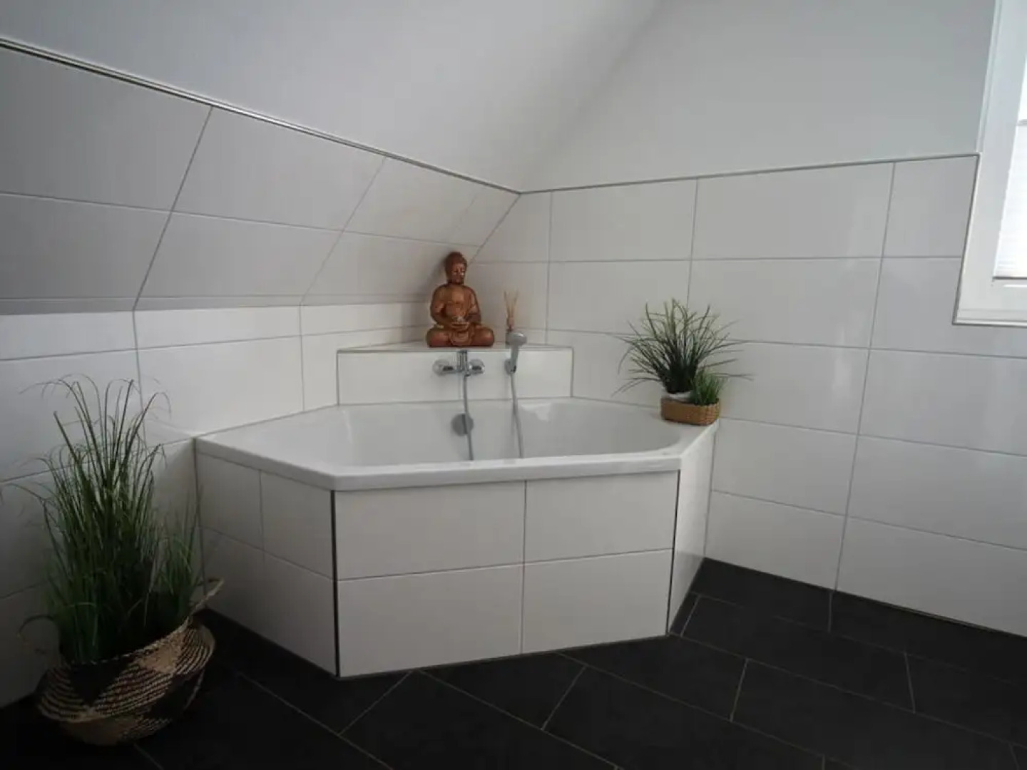 Haus Seeblick Modern Retreat