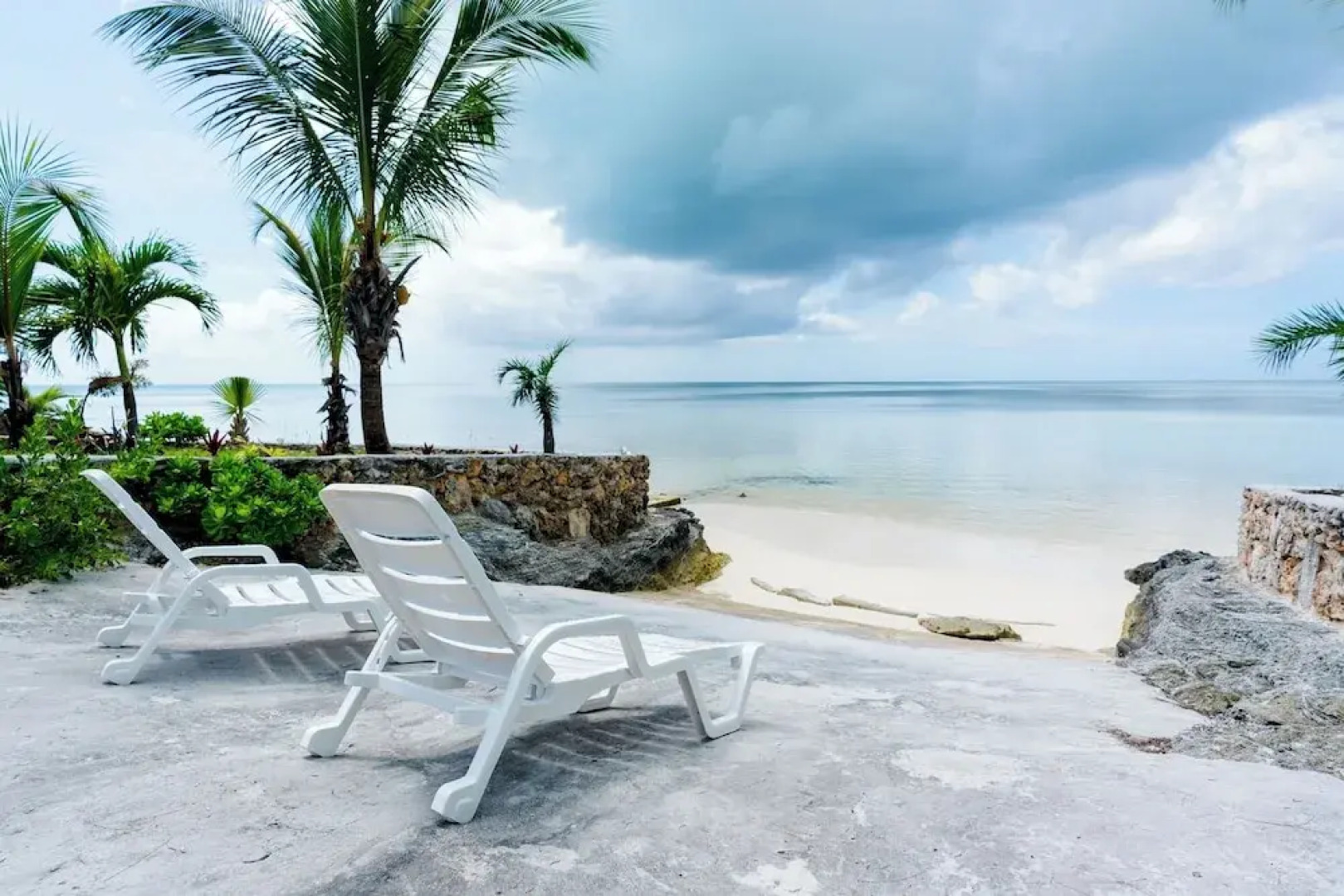 Caribbean Haven: Secluded Retreat With Stunning Ocean Views