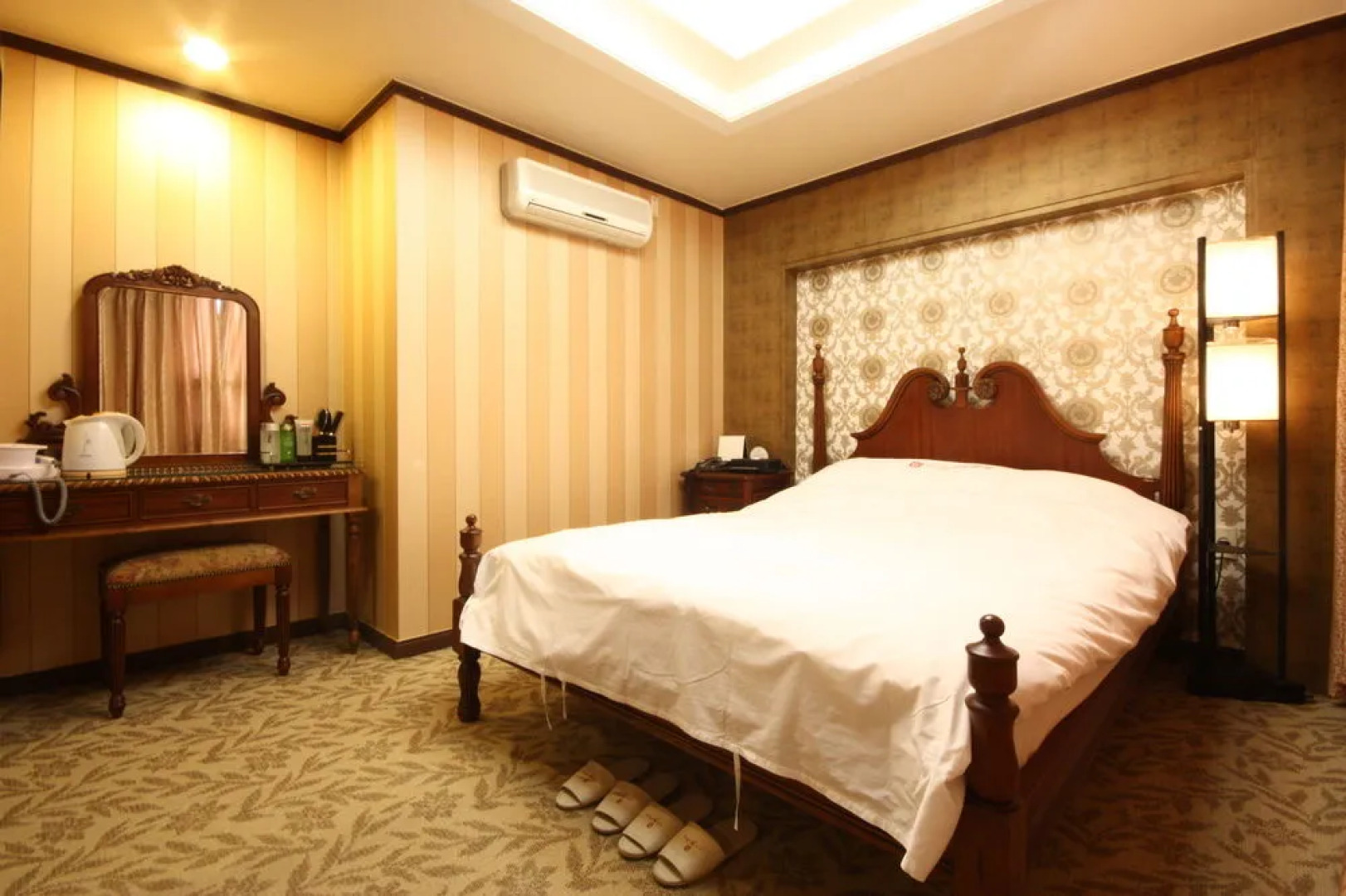 Gallery Tourist Hotel