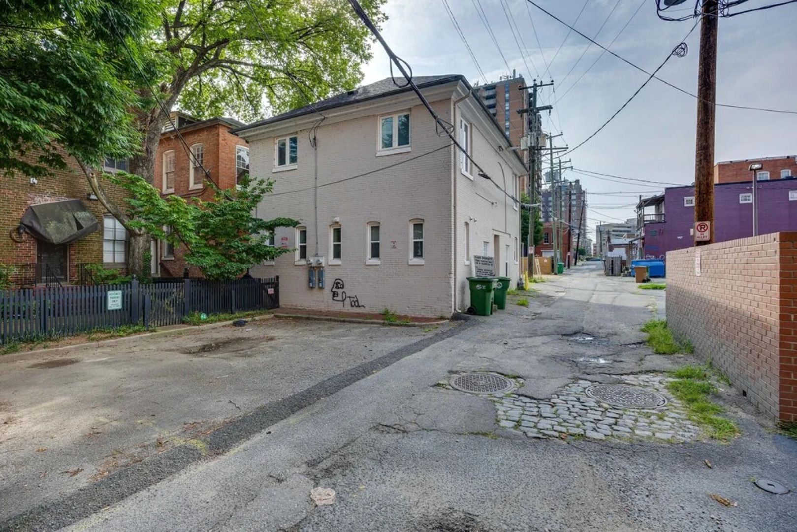 Chic Richmond Retreat w/ Quaint Private Patio!