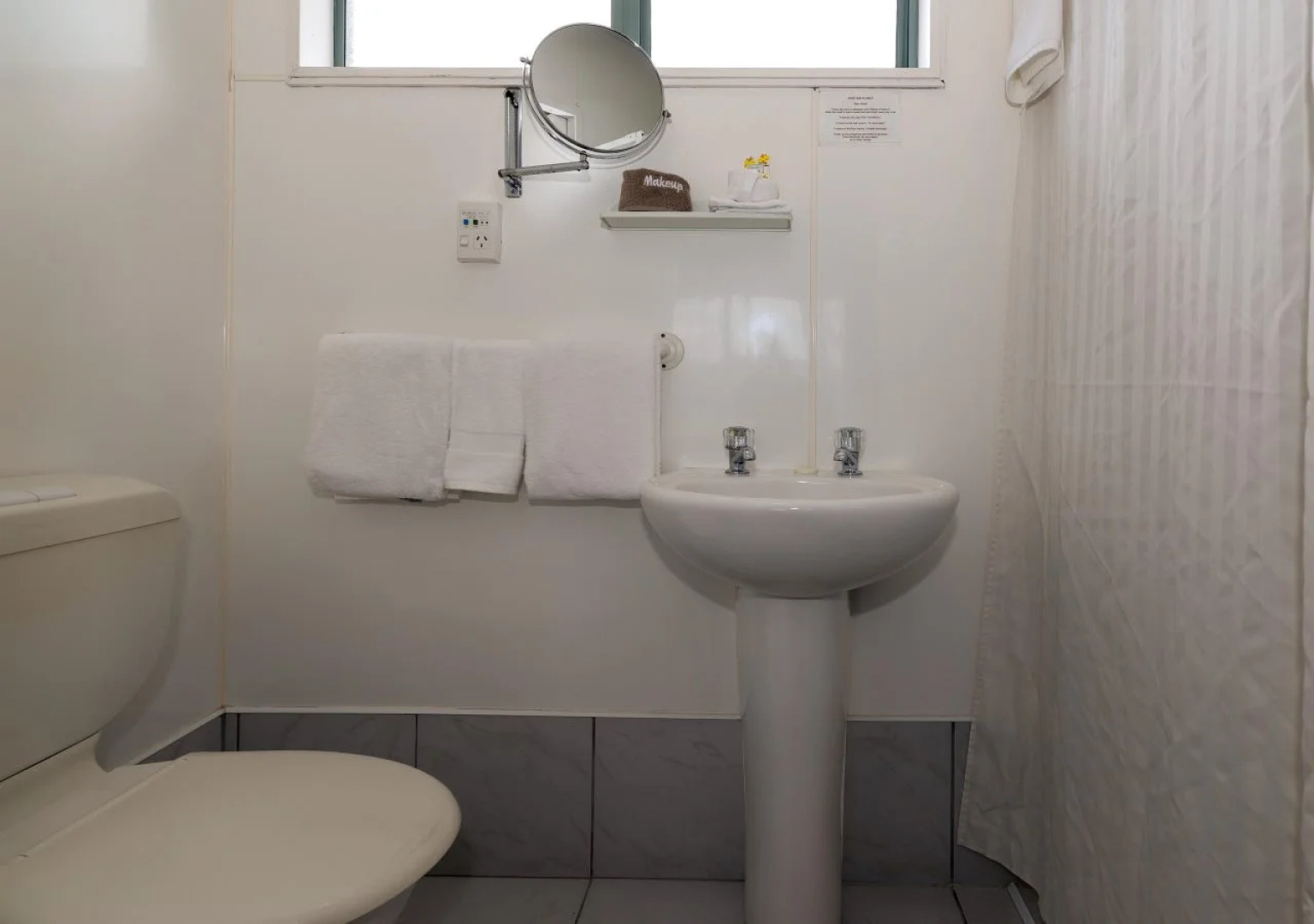 Country Comfort Accolade Lodge Motel