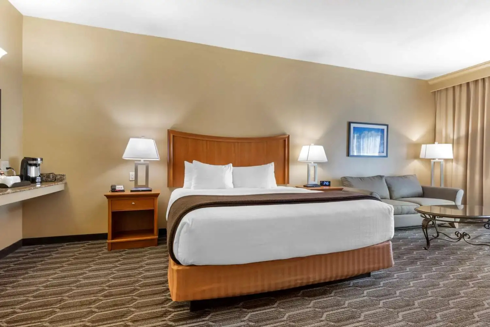 Best Western Plus Swiss Chalet Hotel & Suites