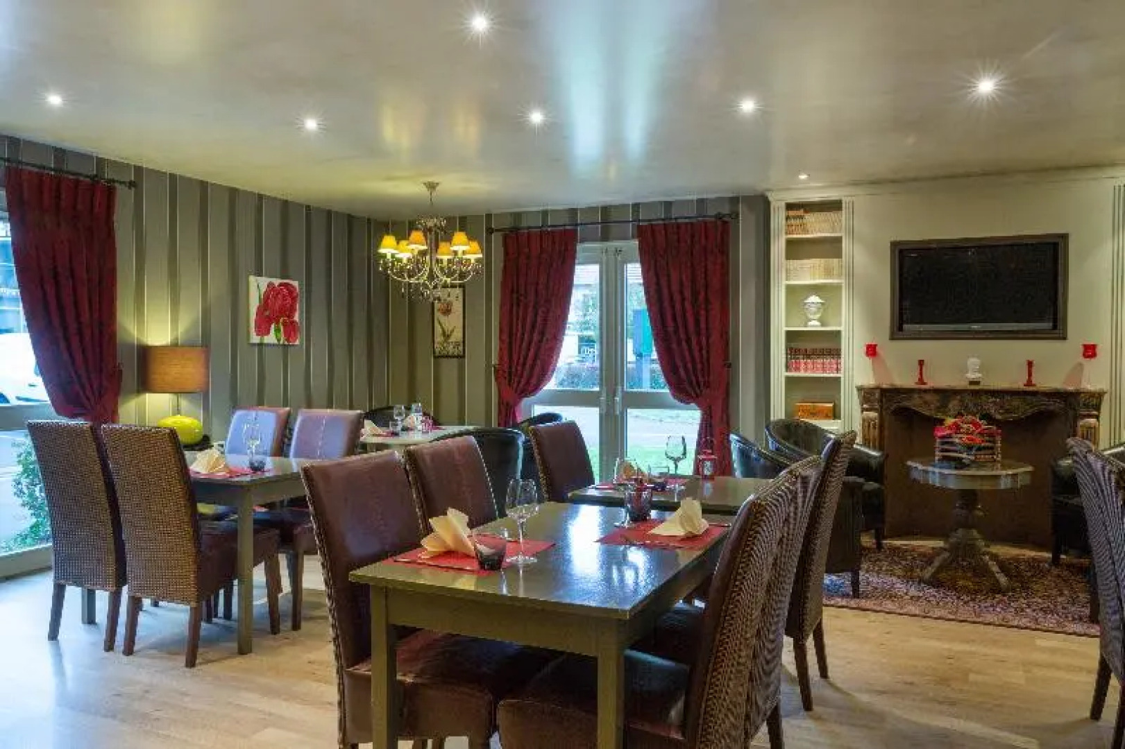 Hotel The Originals Bruay la Buissiere Le Cottage