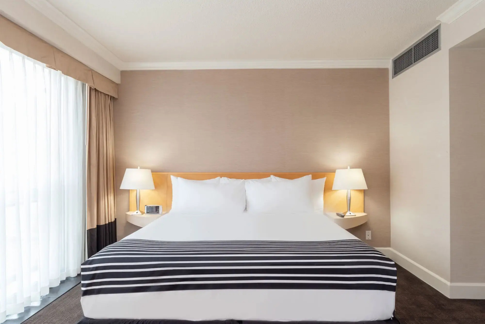 Sandman Signature Vancouver Airport Hotel & Resort