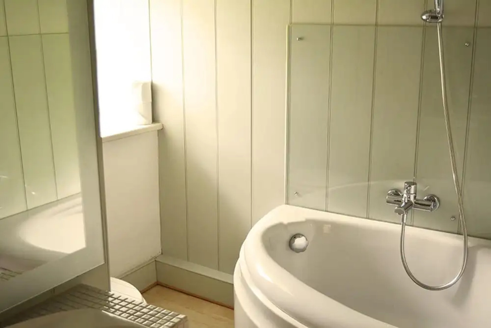 Luxury 5-star farmhouse near the Cornish coast on the Bonython Estate, Lizard Peninsula