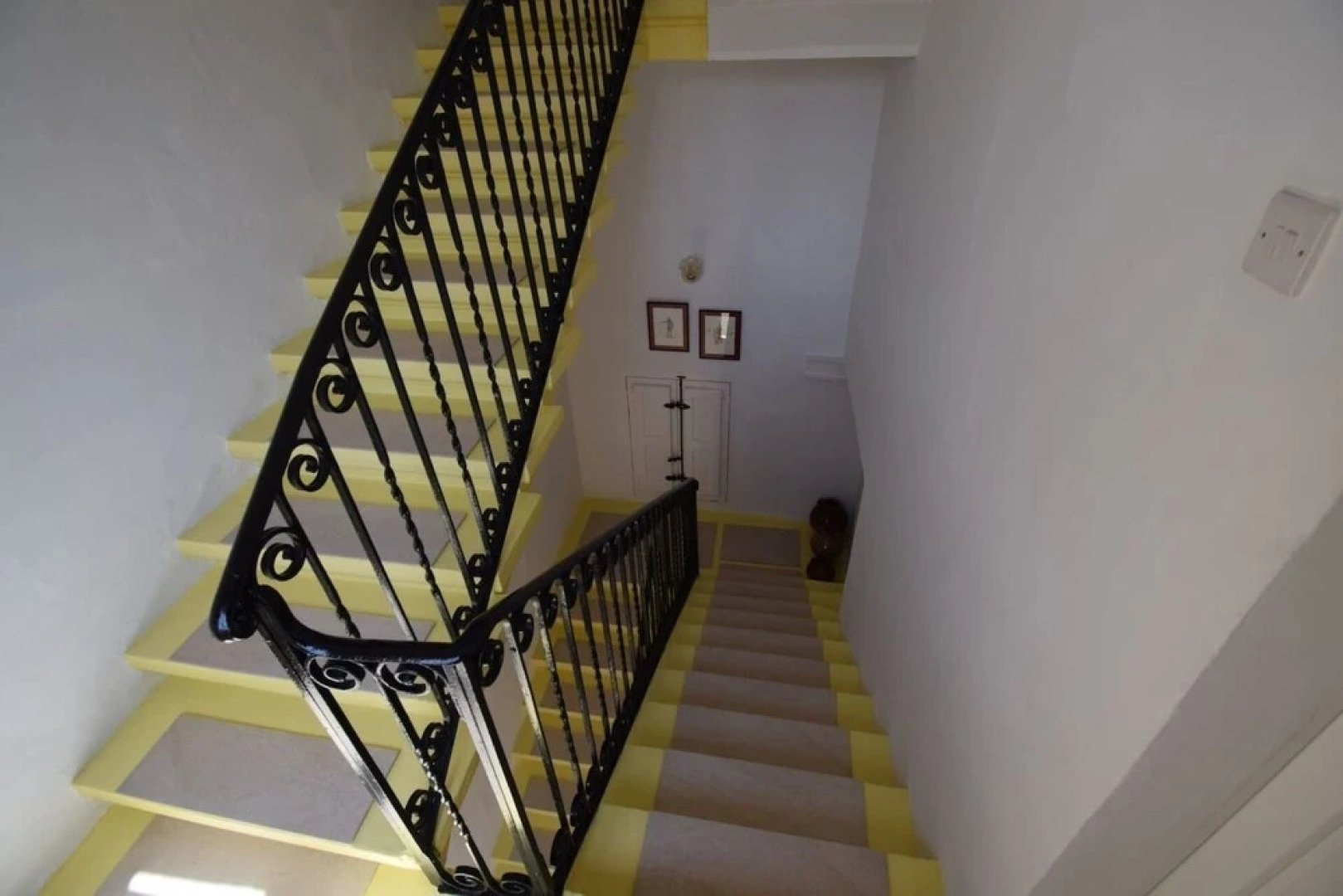 Stylish and characterful townhouse - views, A/C