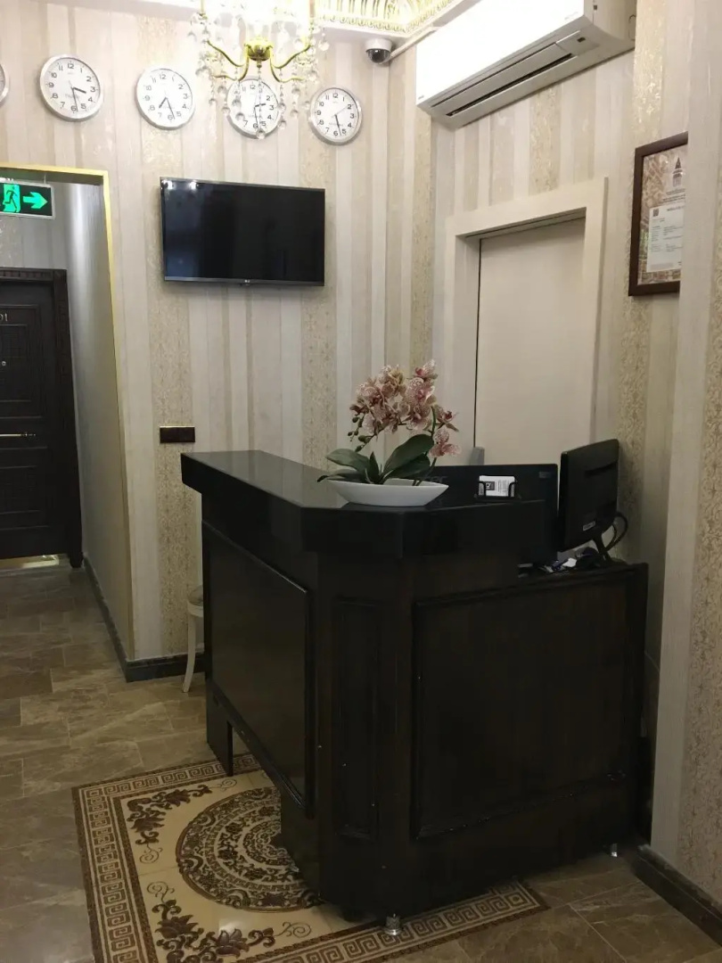 Iq Hotel