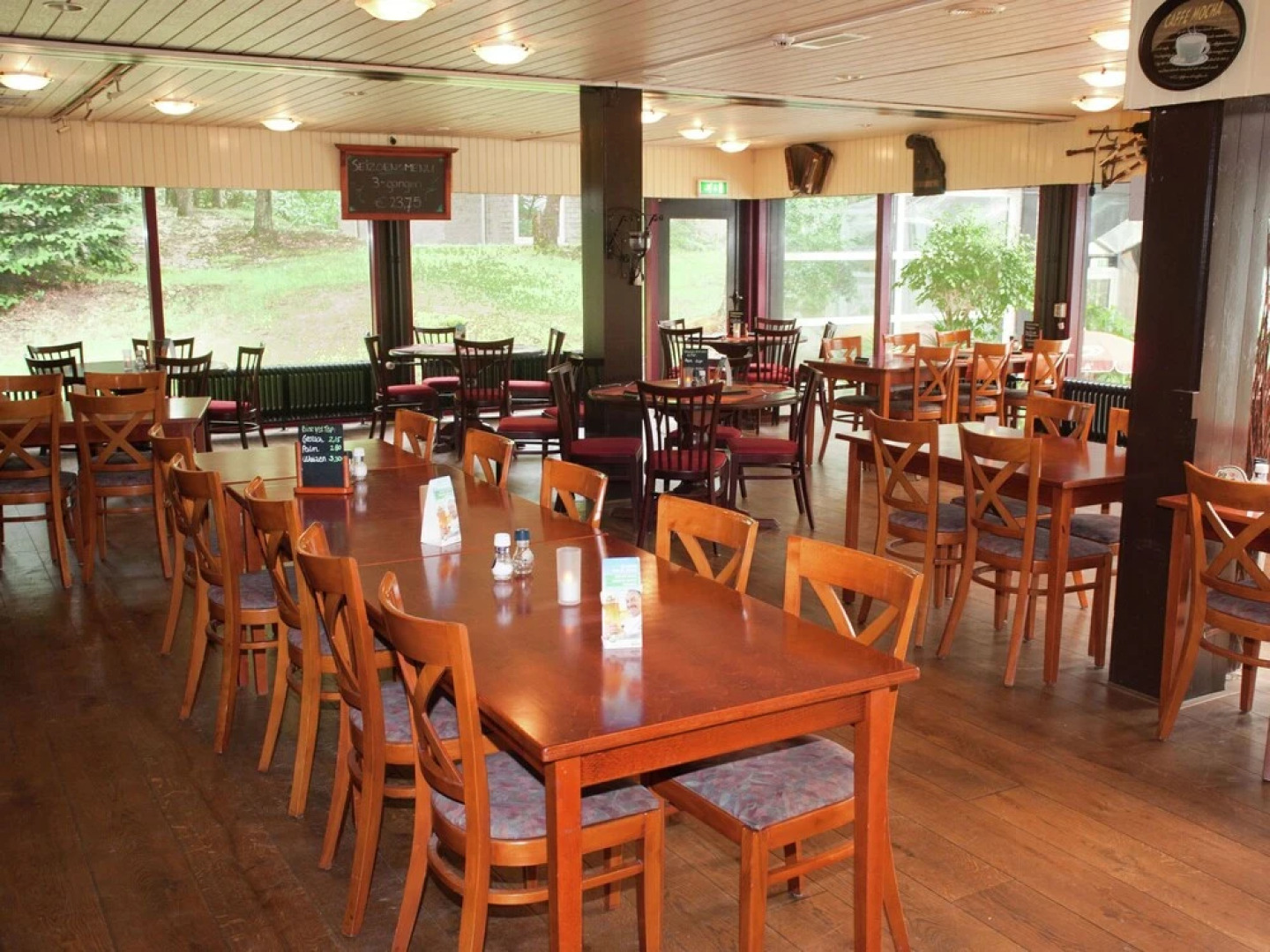 Ground Floor Bungalow With Microwave Near the Kootwijkerzand