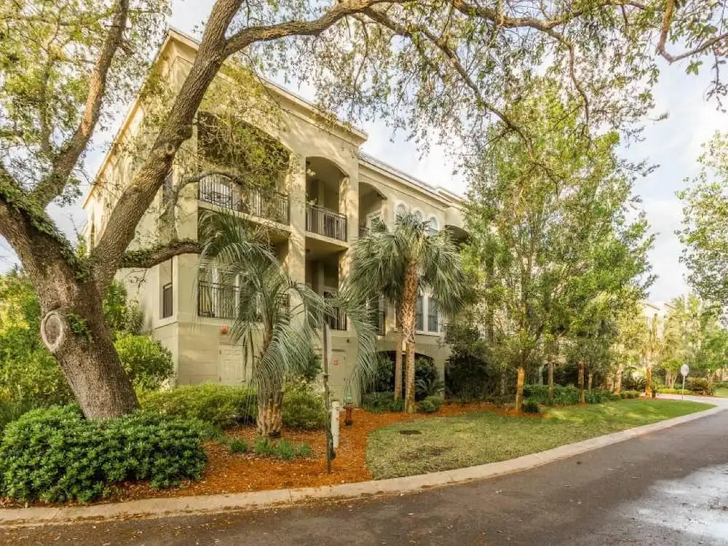 Salt Air Villas by Hodnett Cooper