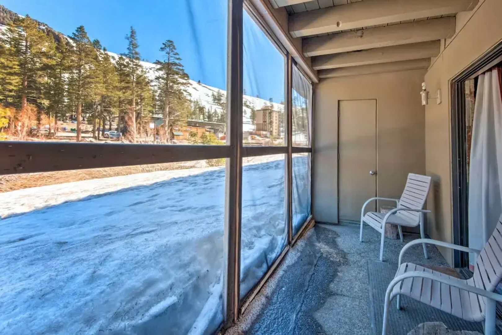 Walk to Ski Lift & Village: Lovely Kirkwood Condo!