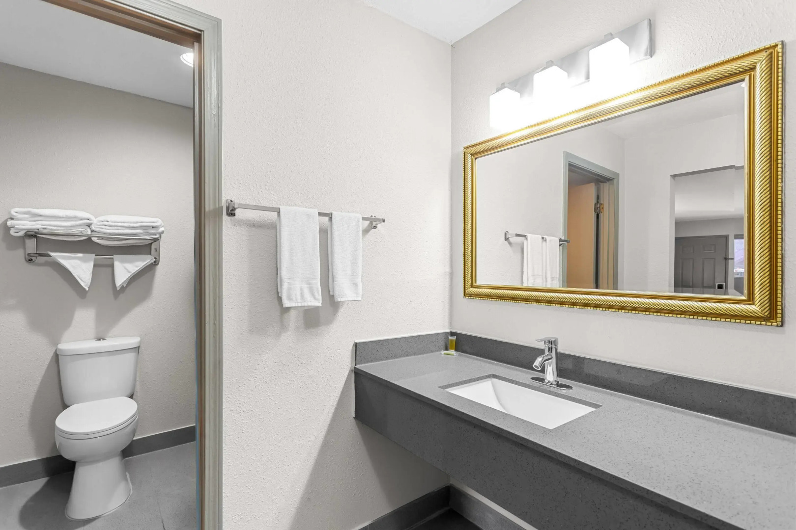 Days Inn by Wyndham Huntington