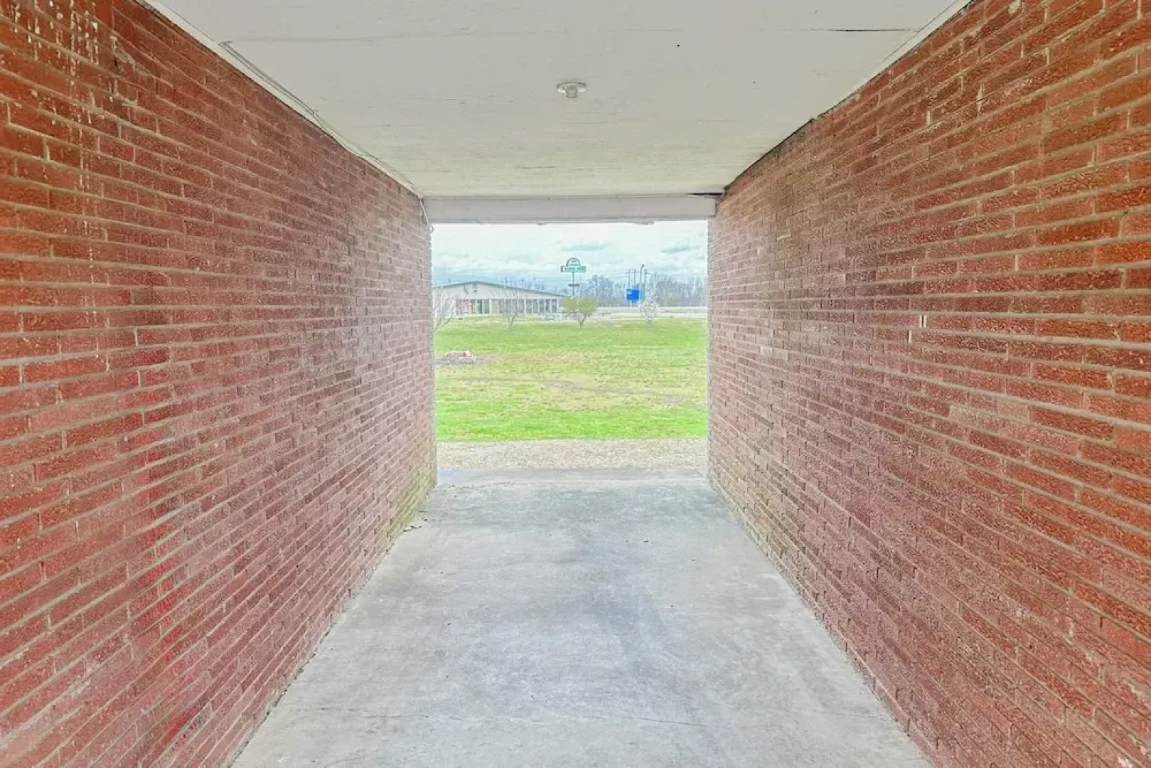 Shamrock Kings Inn By Oyo Marked Tree I-555