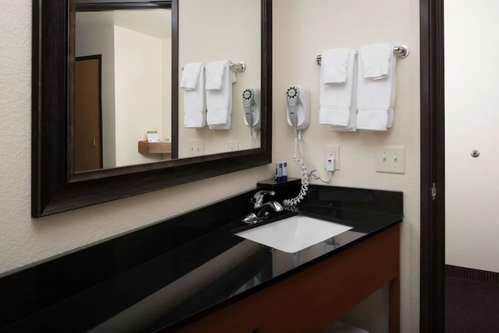 AmericInn Lodge & Suites Belle Fourche