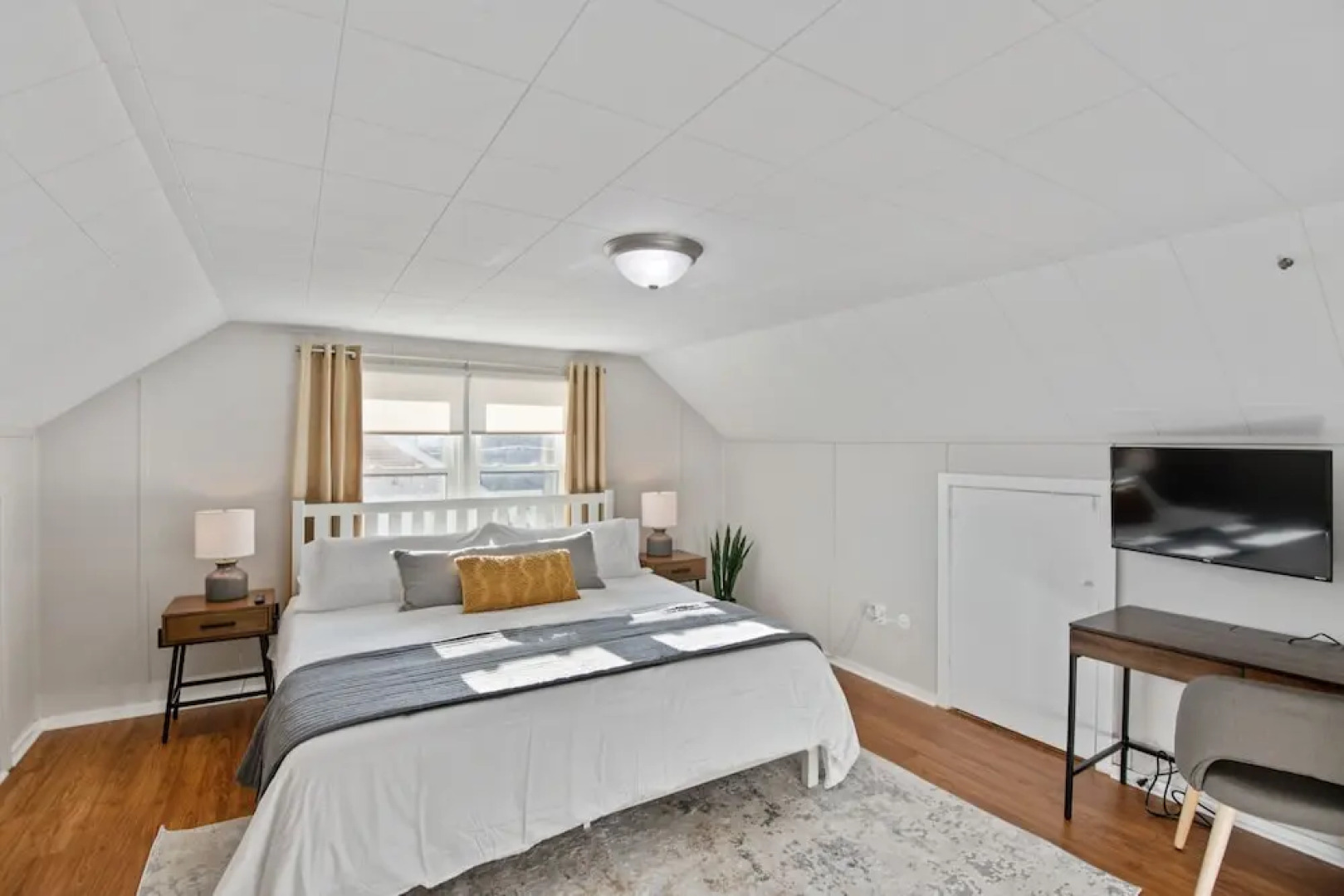 "sweet Serenity" Stay 10 Minutes From Hershey 3 Bedroom Home by RedAwning