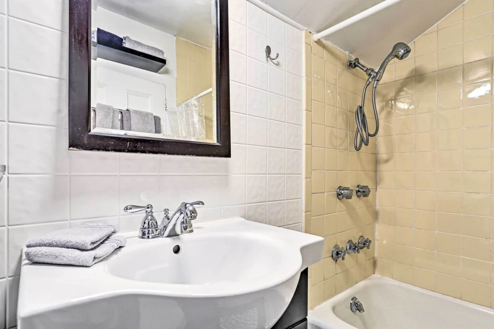 Pet-friendly Apt in 1850's Victorian Mansion!