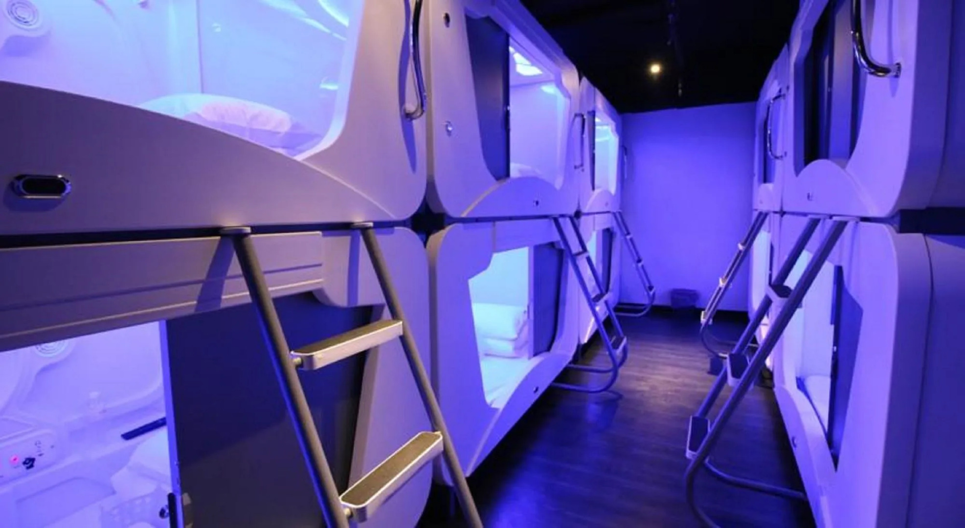 Heybear Capsule Hotel
