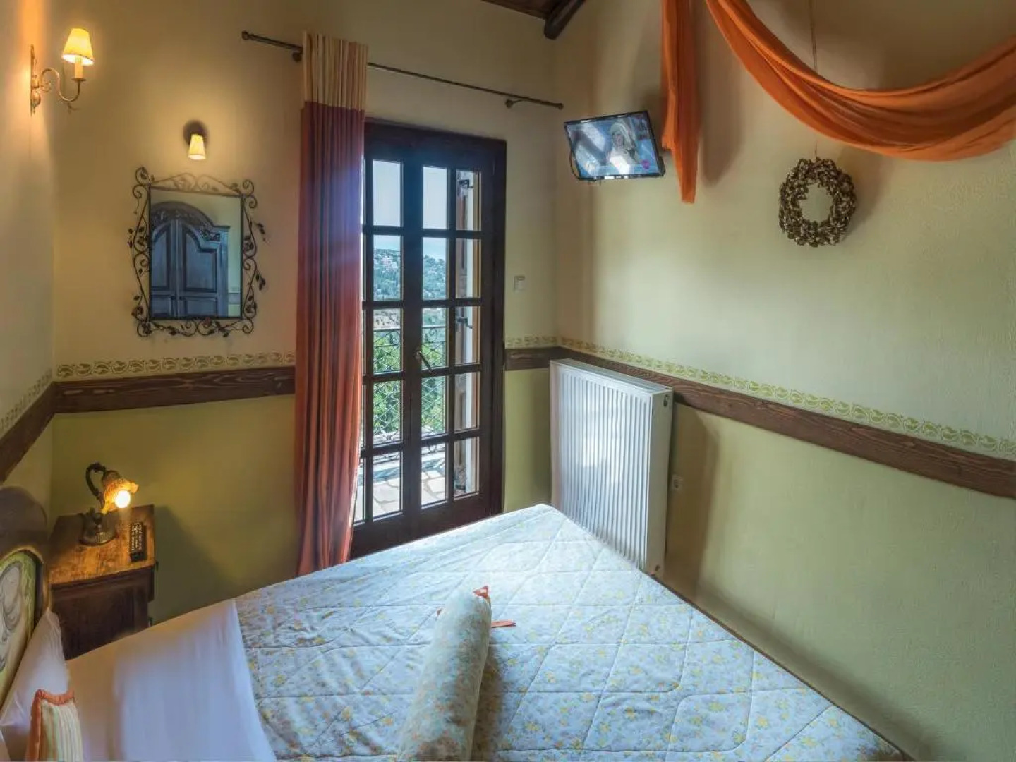 To Stefani tis Makrinas