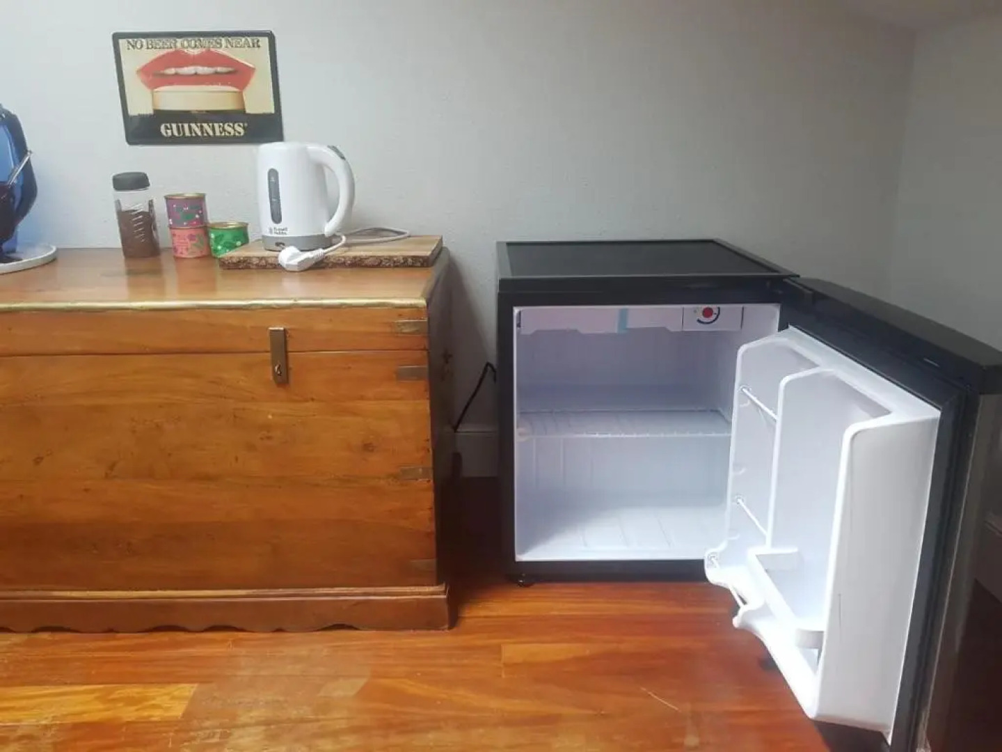 Habitación con baño, cerca de la playa