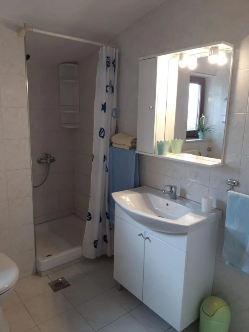Apartment Damir - on the sea side : A3 Tribunj, Riviera Sibenik