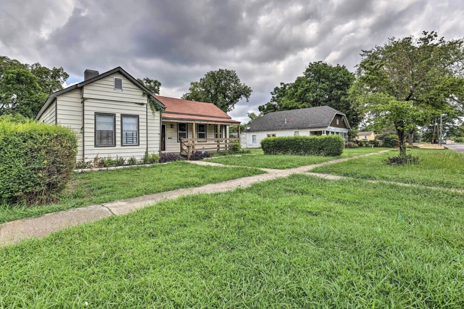Stylish Birmingham Getaway w/ Patio & Yard!