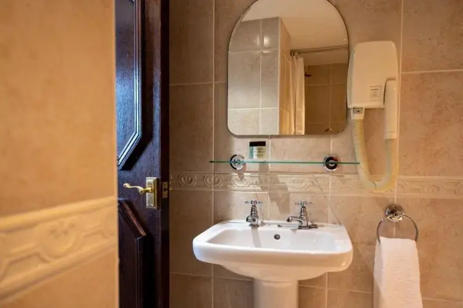 Queen s Hotel