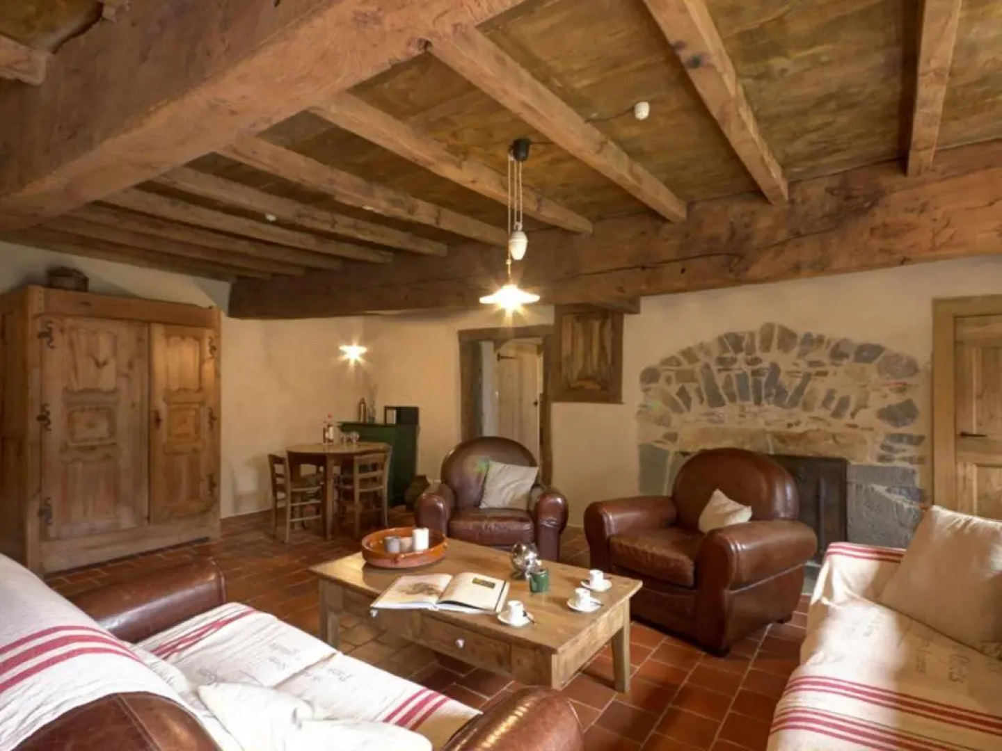 Gîte Saint-Just-la-Pendue, 7 pièces, 12 personnes - FR-1-496-54