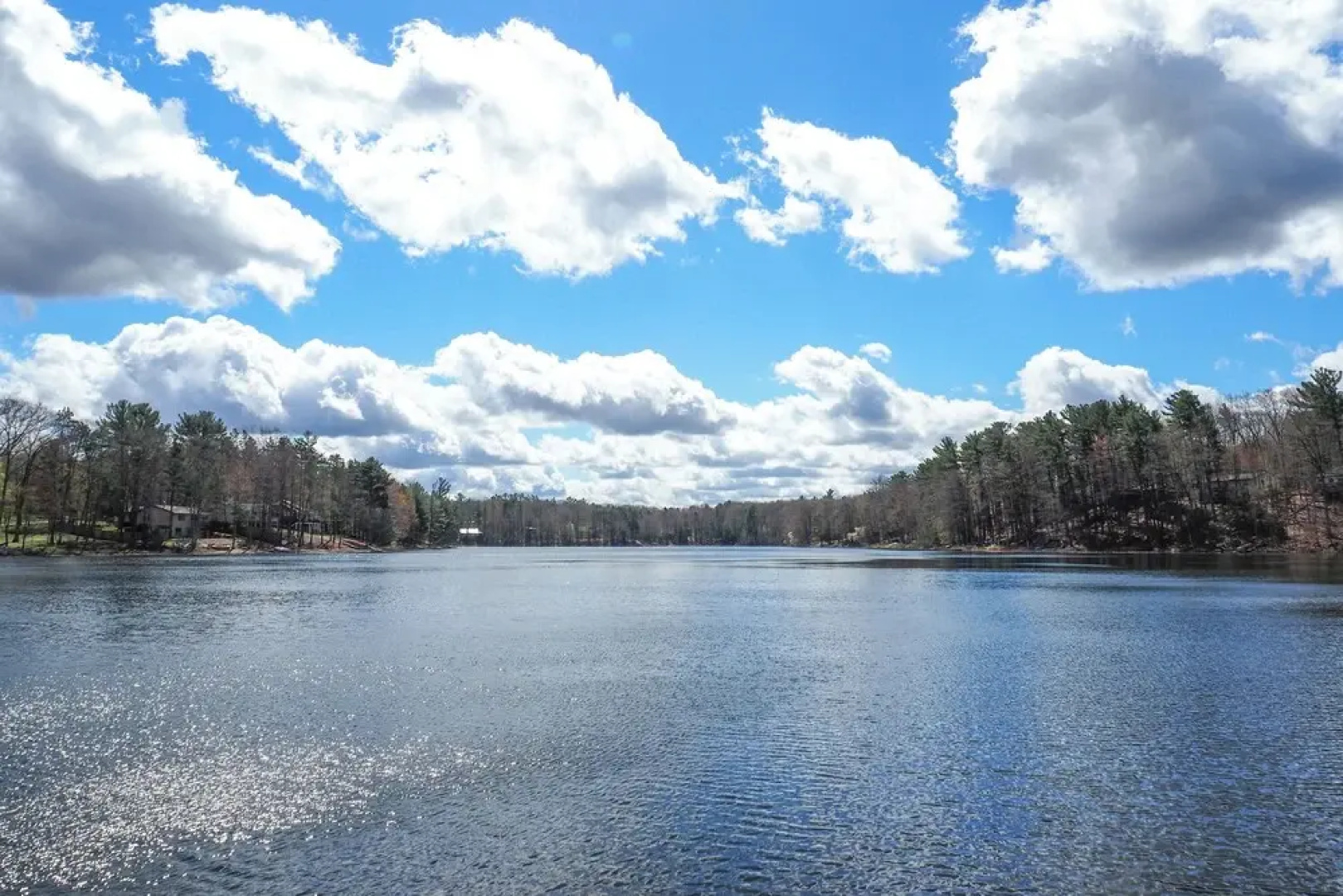 5 Mi to Mt Holiday: Spacious Home w/ Lake Views
