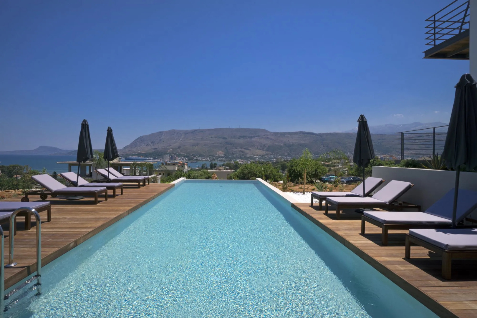 Seametry Luxury Living Apartments Adults Only